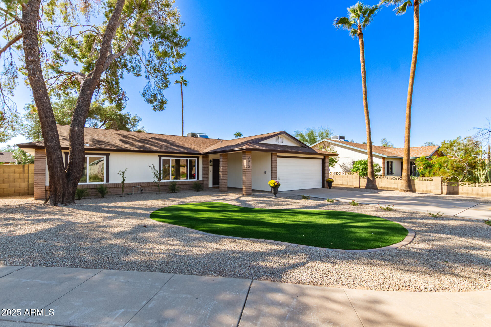 2313 E EL PARQUE Drive