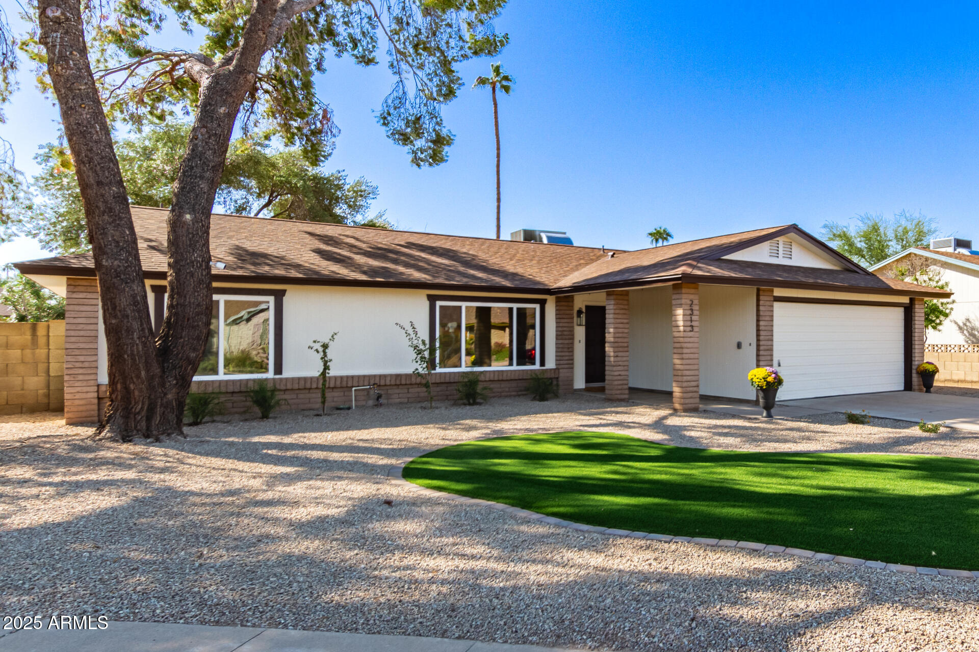 2313 E EL PARQUE Drive