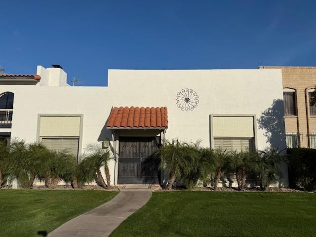 7734 E Minnezona Avenue