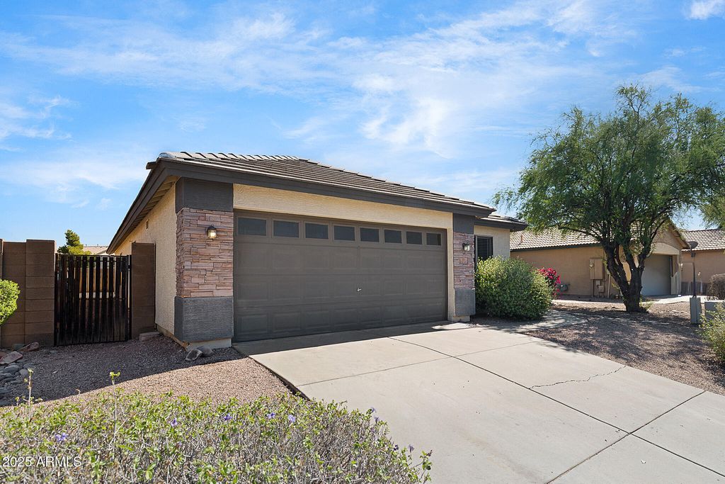 Photo of 39 N 123rd Drive, Avondale, AZ 85323 (MLS # 6932385)