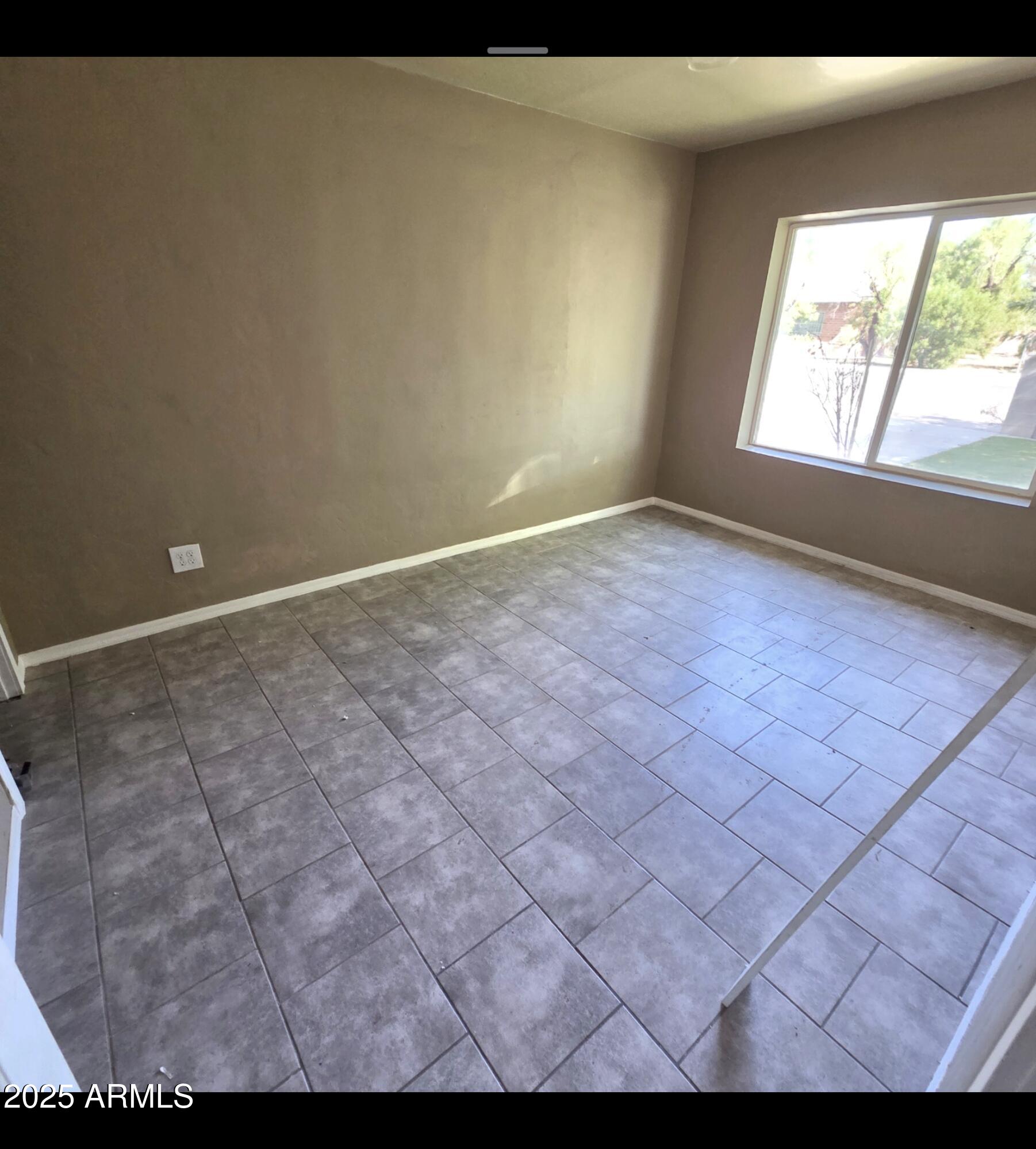 1106 N OCOTILLO Street