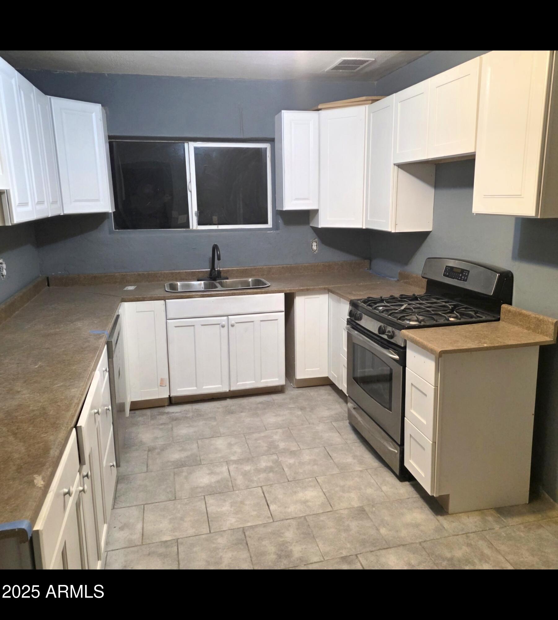 1106 N OCOTILLO Street