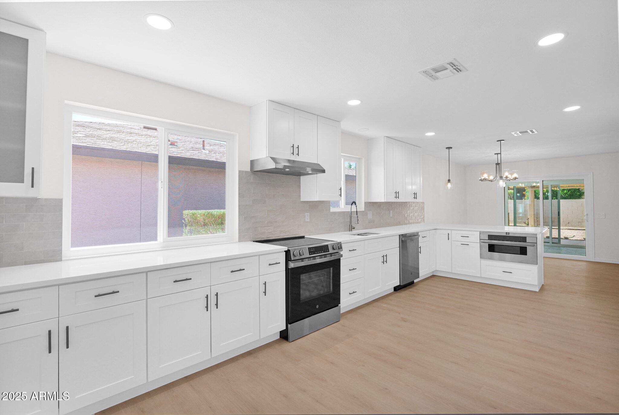 25644 S HOWARD Drive