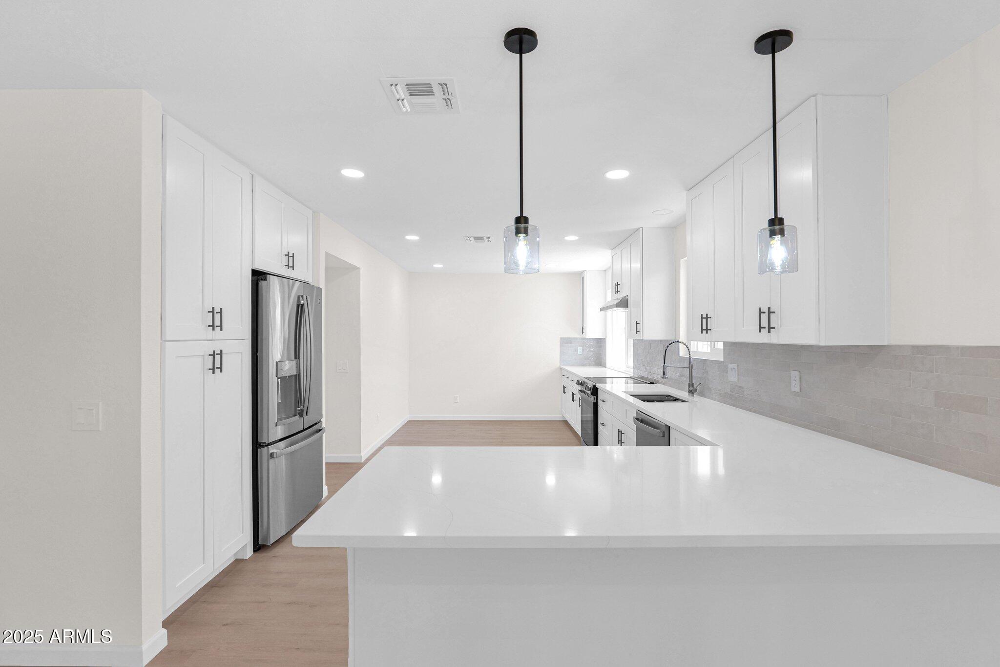 25644 S HOWARD Drive