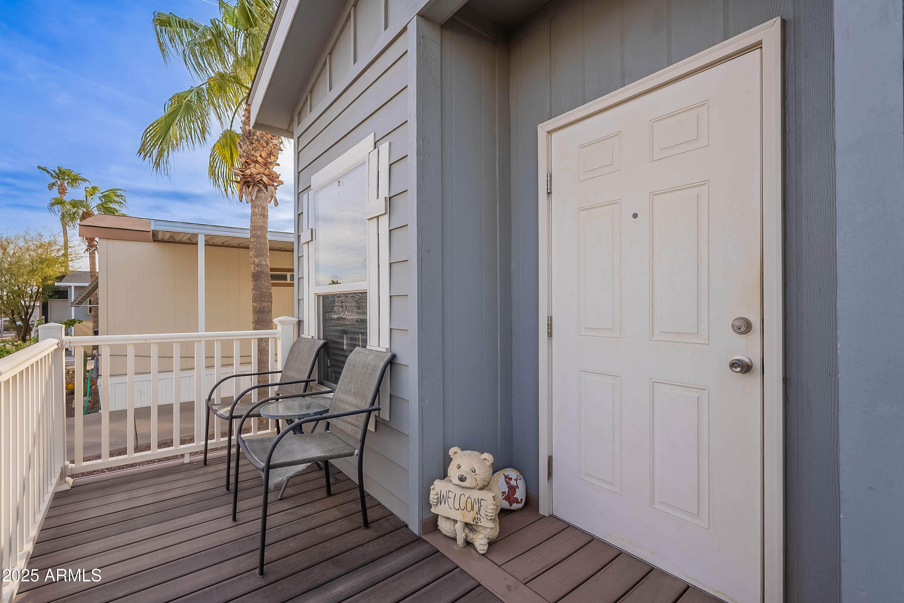 2000 S APACHE Road 16