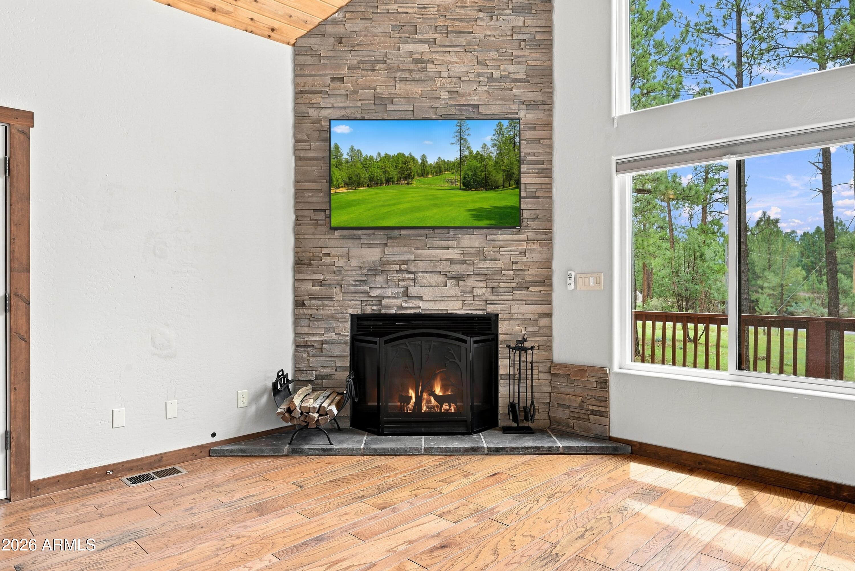 3738 W Apache Drive