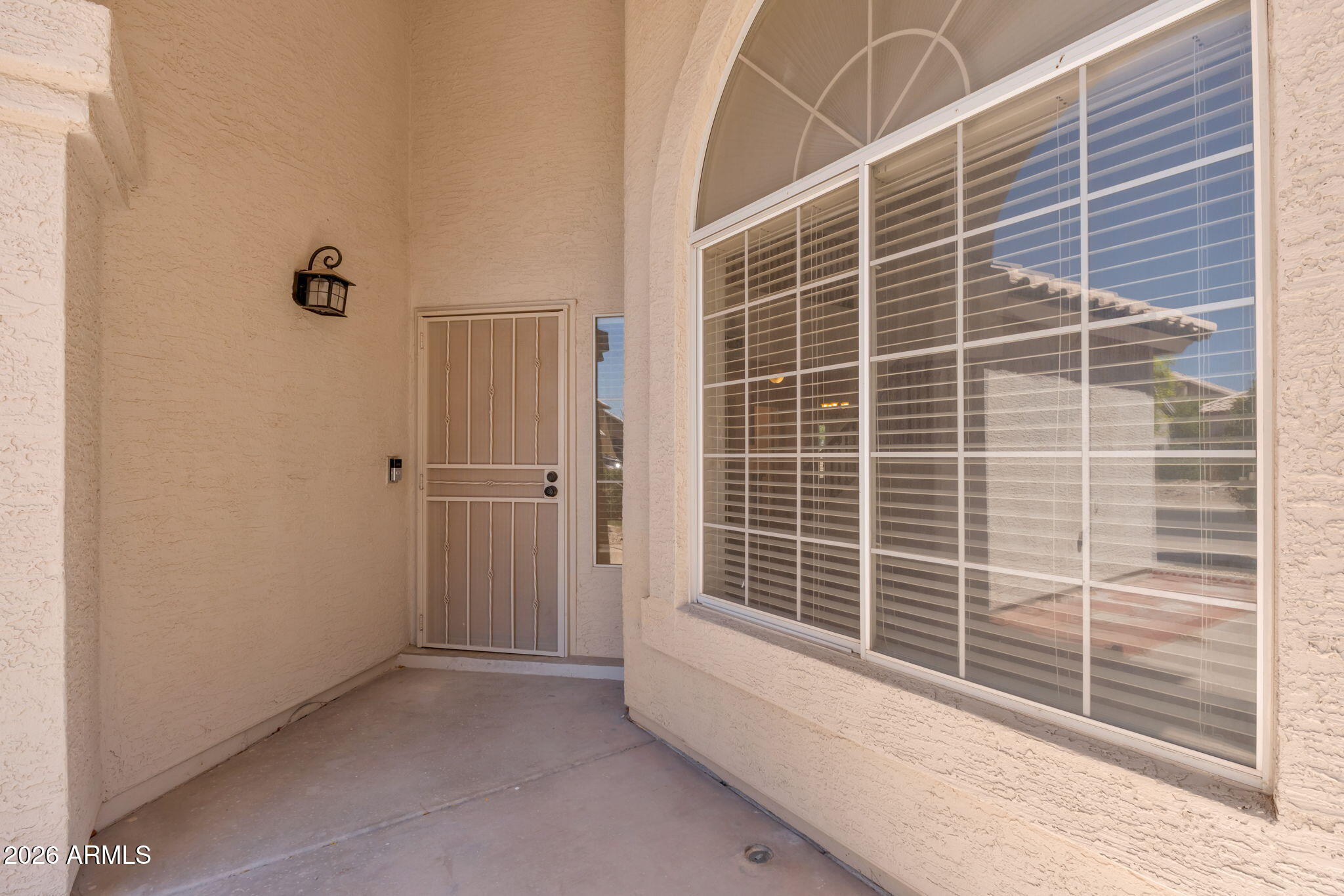 427 W PALOMINO Drive