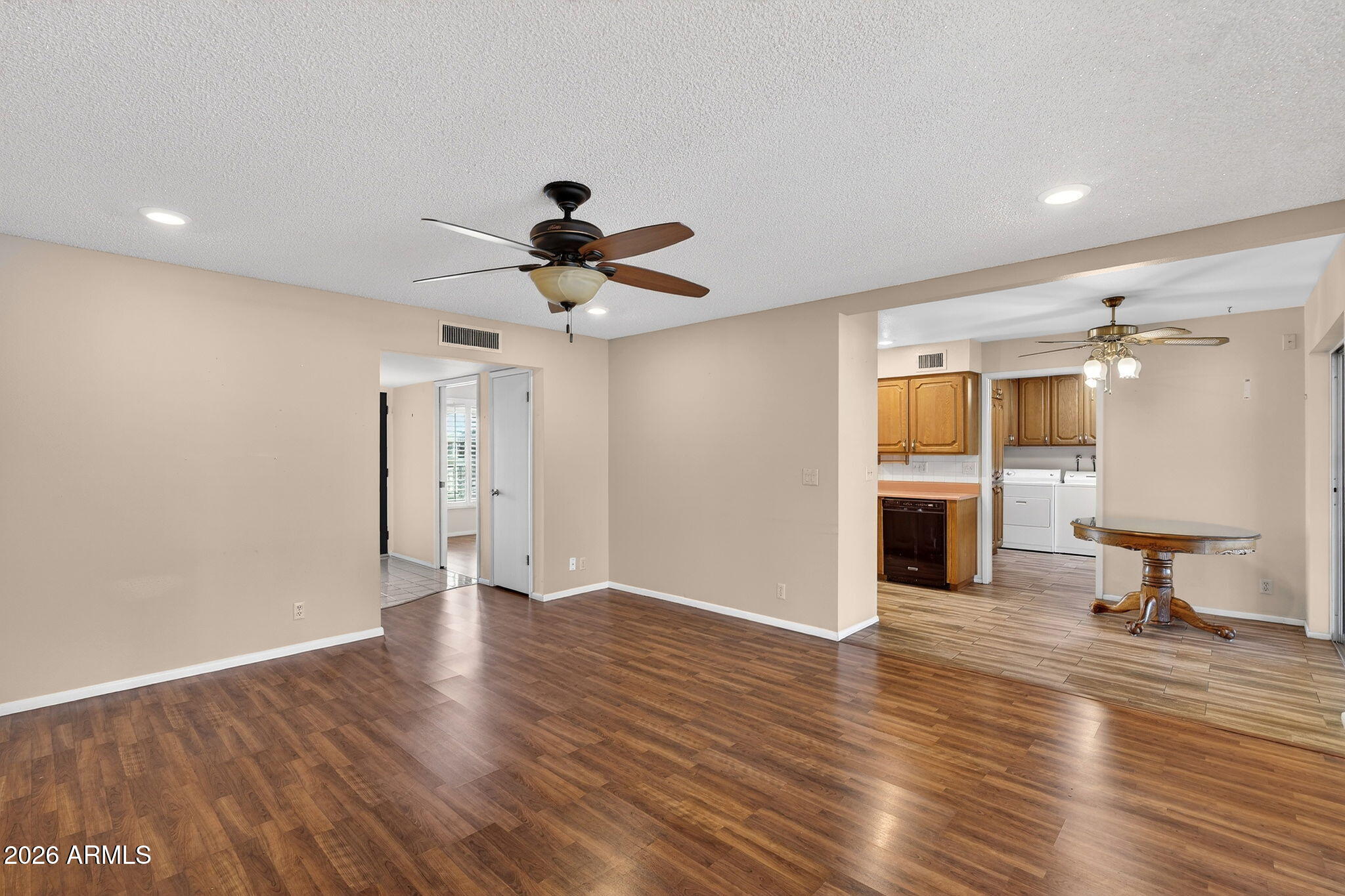 4654 E ESCONDIDO Avenue