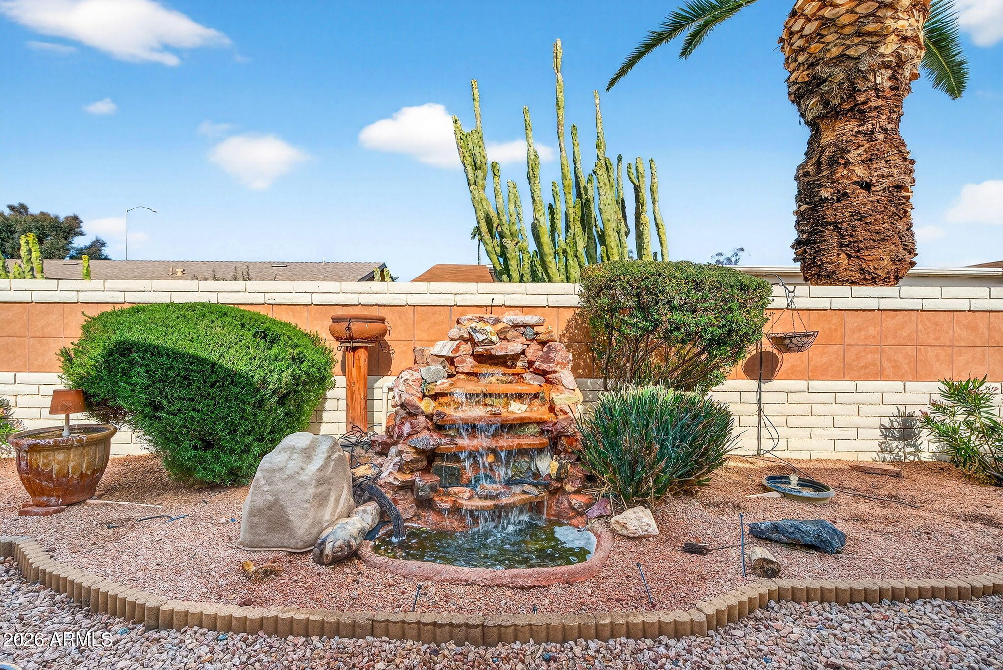 4654 E ESCONDIDO Avenue