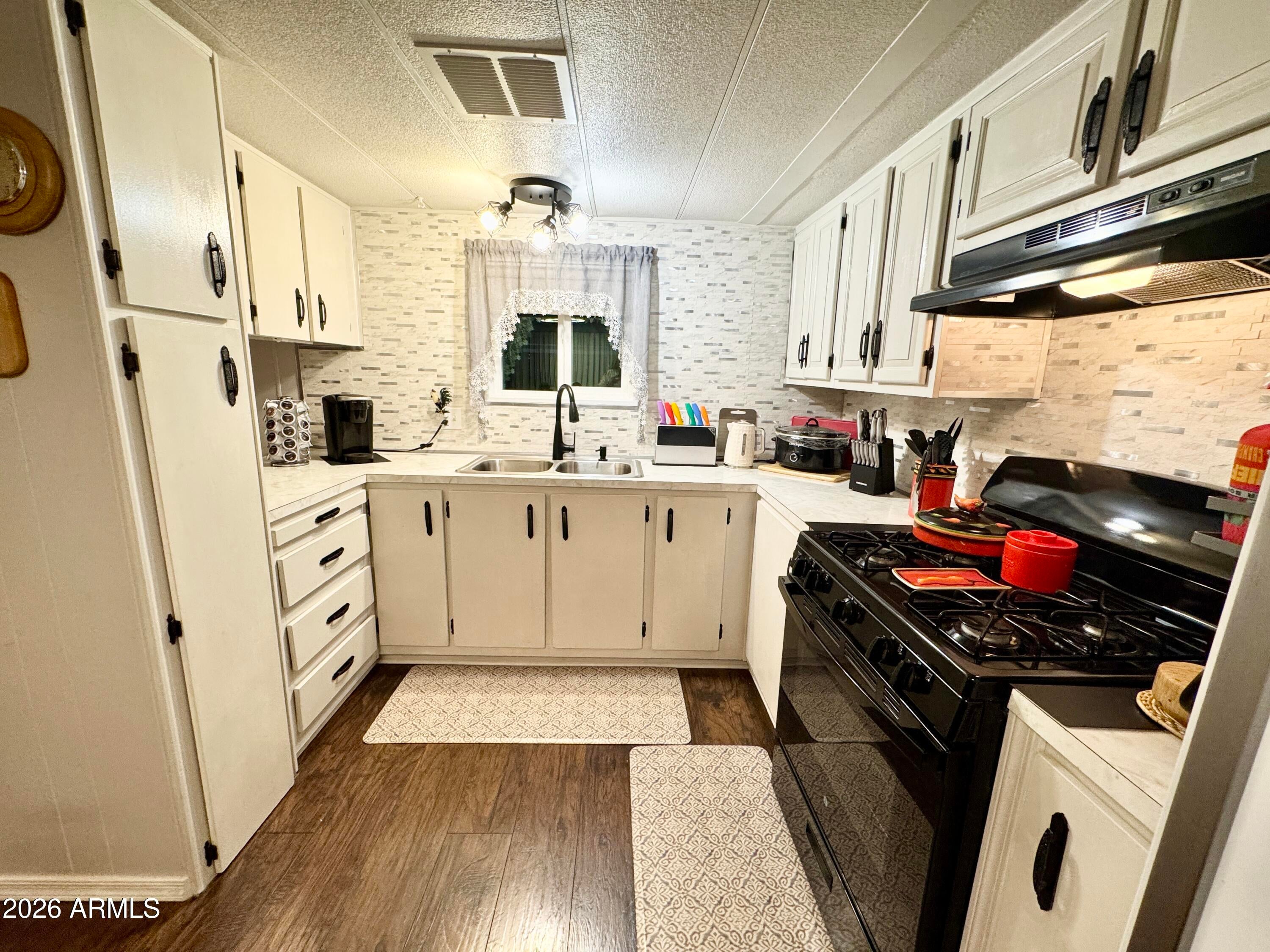 202 N MERIDIAN Drive 209