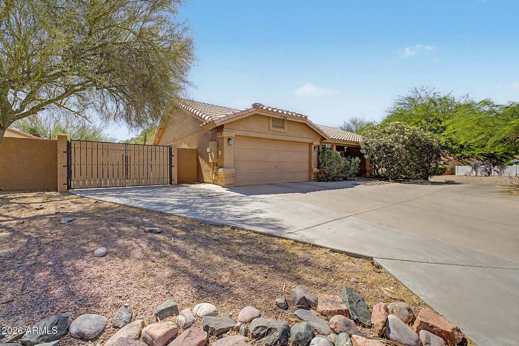 Photo of 15207 E Shoot Out Plaza, Fountain Hills, AZ 85268 (MLS # 7028126)