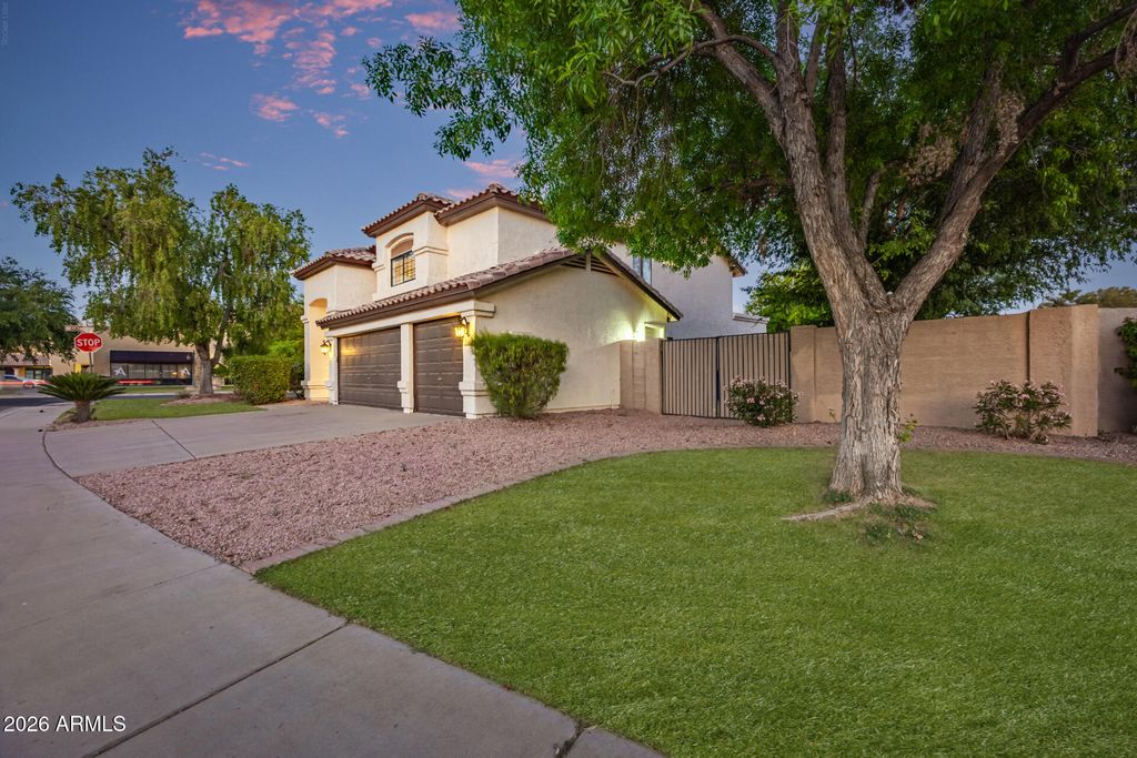 Photo of 3201 S Horizon Place, Chandler, AZ 85248 (MLS # 7009182)