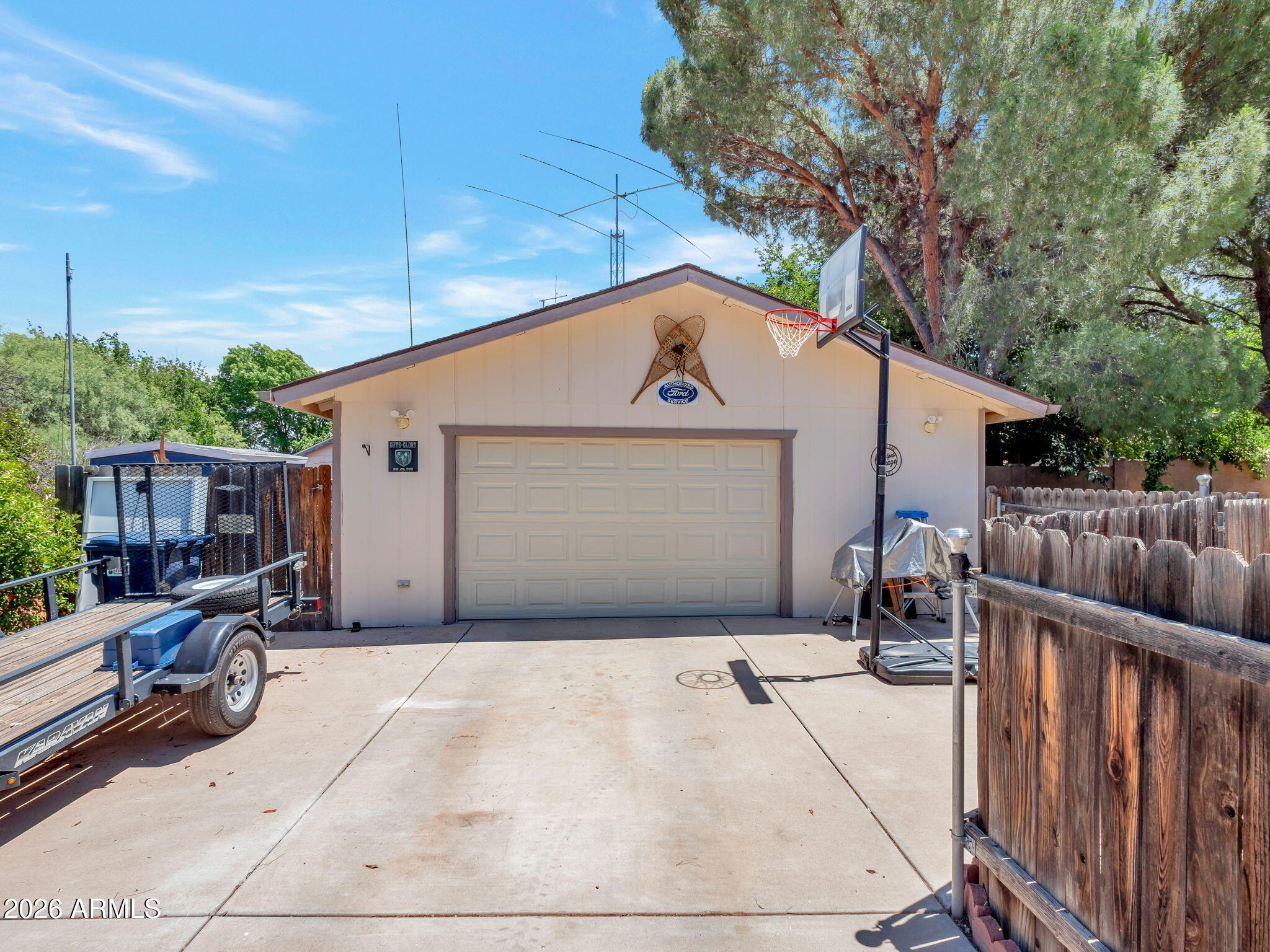 4879 E HORSESHOE Lane