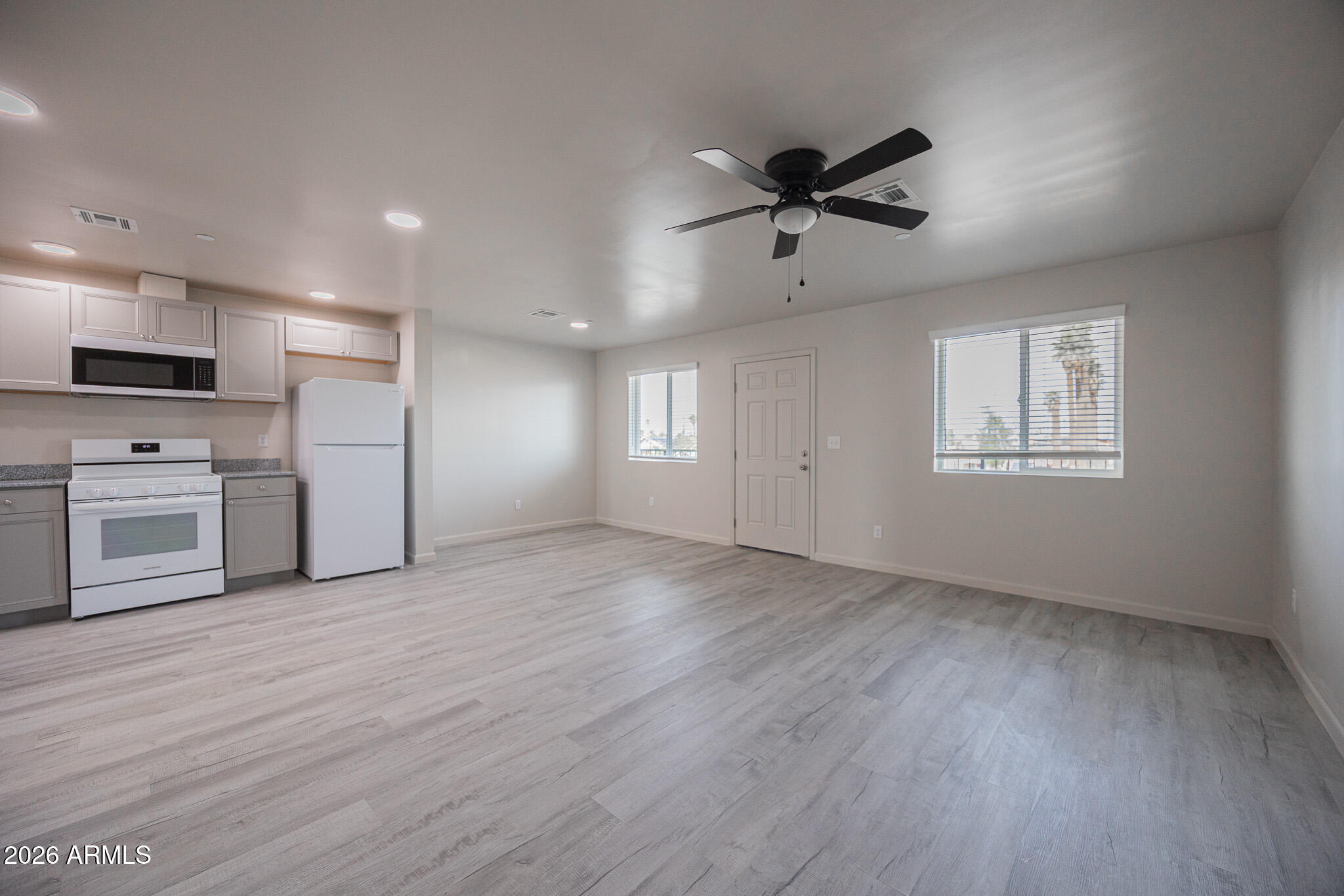 2121 W ADAMS Street B202