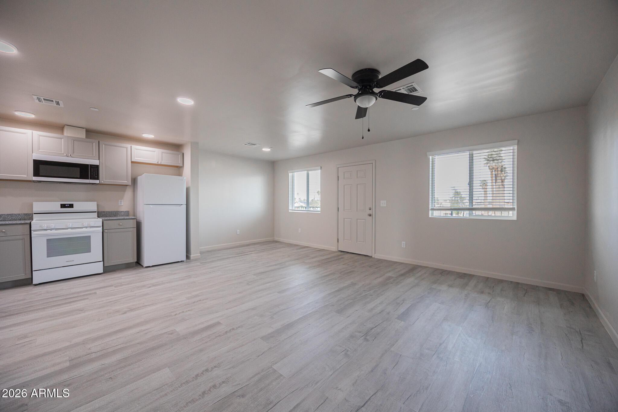 2121 W Adams Street B202