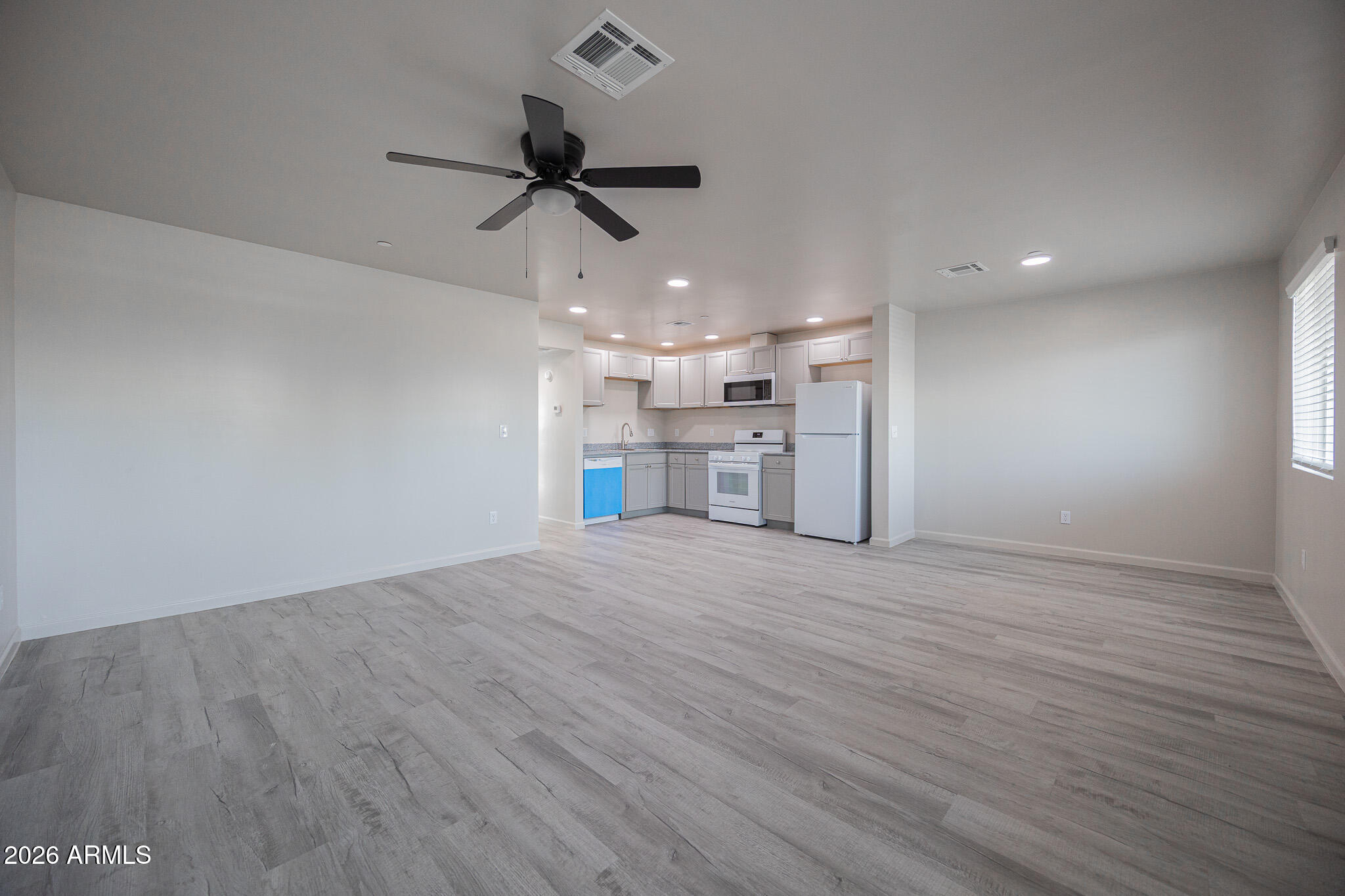 2121 W ADAMS Street B202