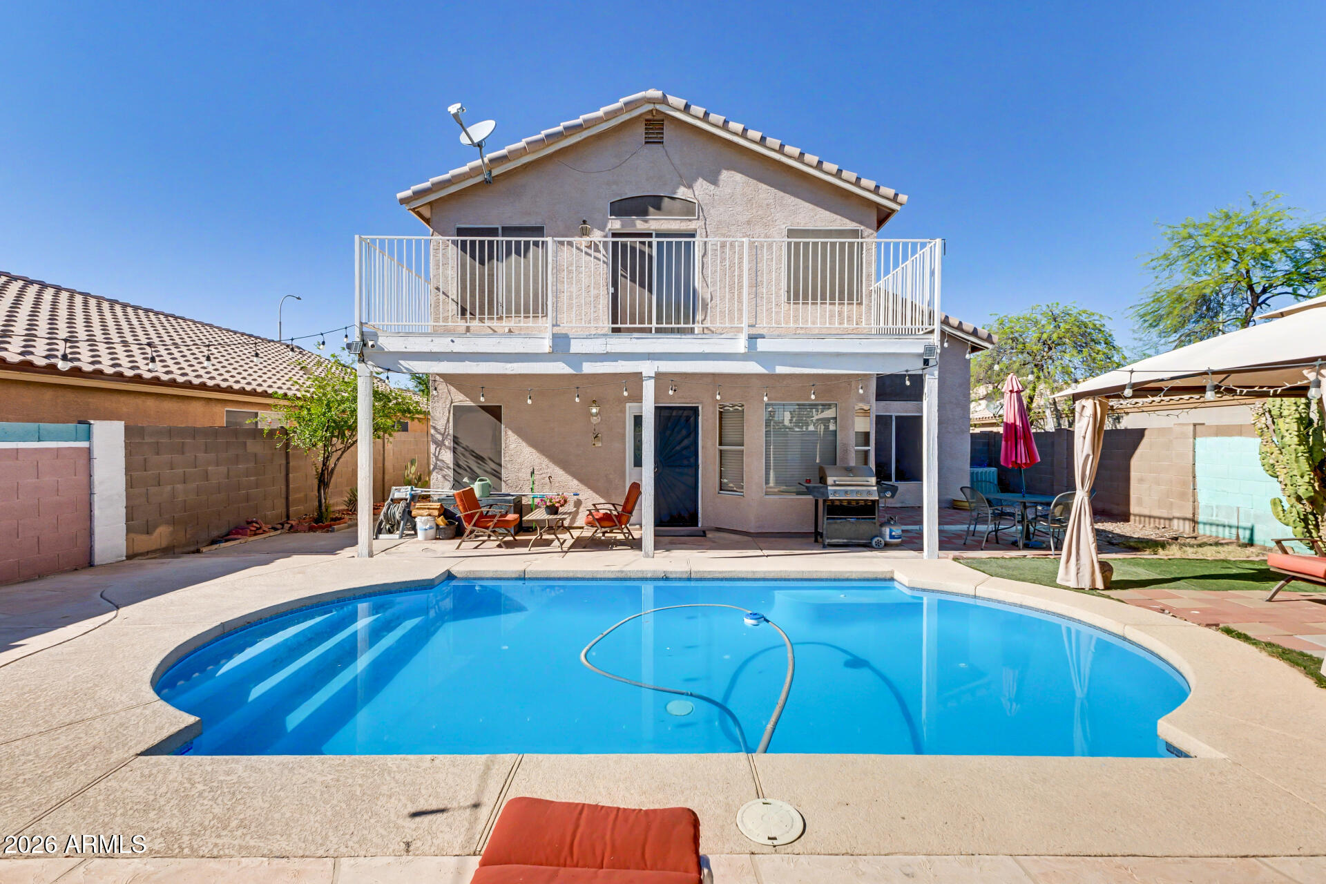 881 E GARY Drive