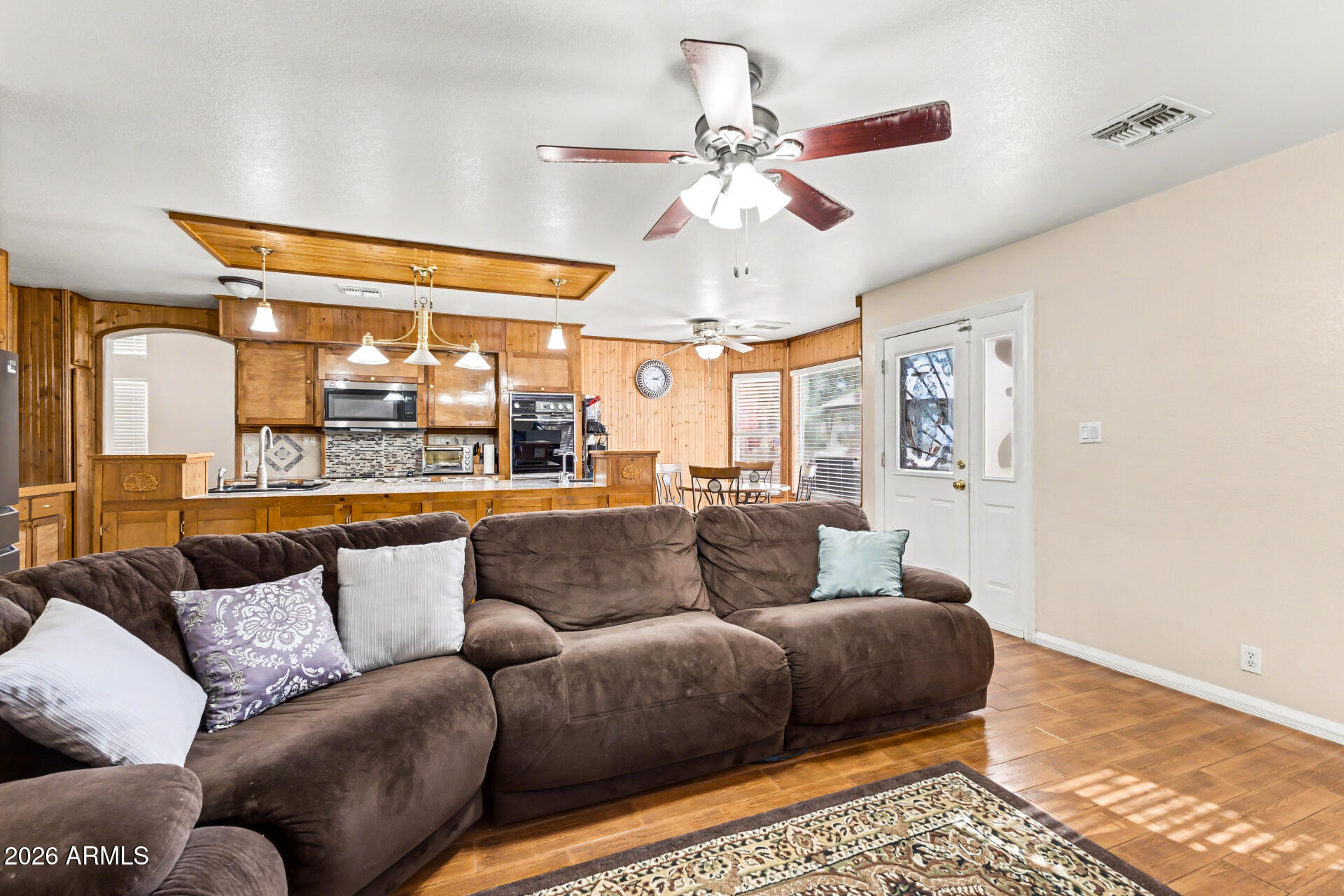 881 E GARY Drive