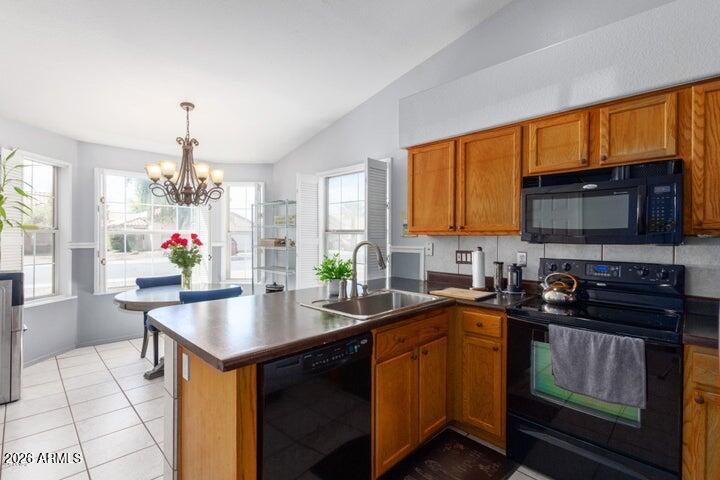 862 W SARAGOSA Street