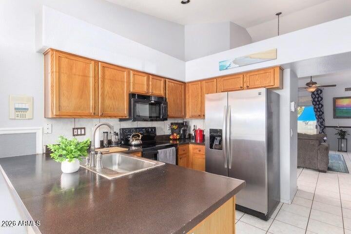 862 W SARAGOSA Street