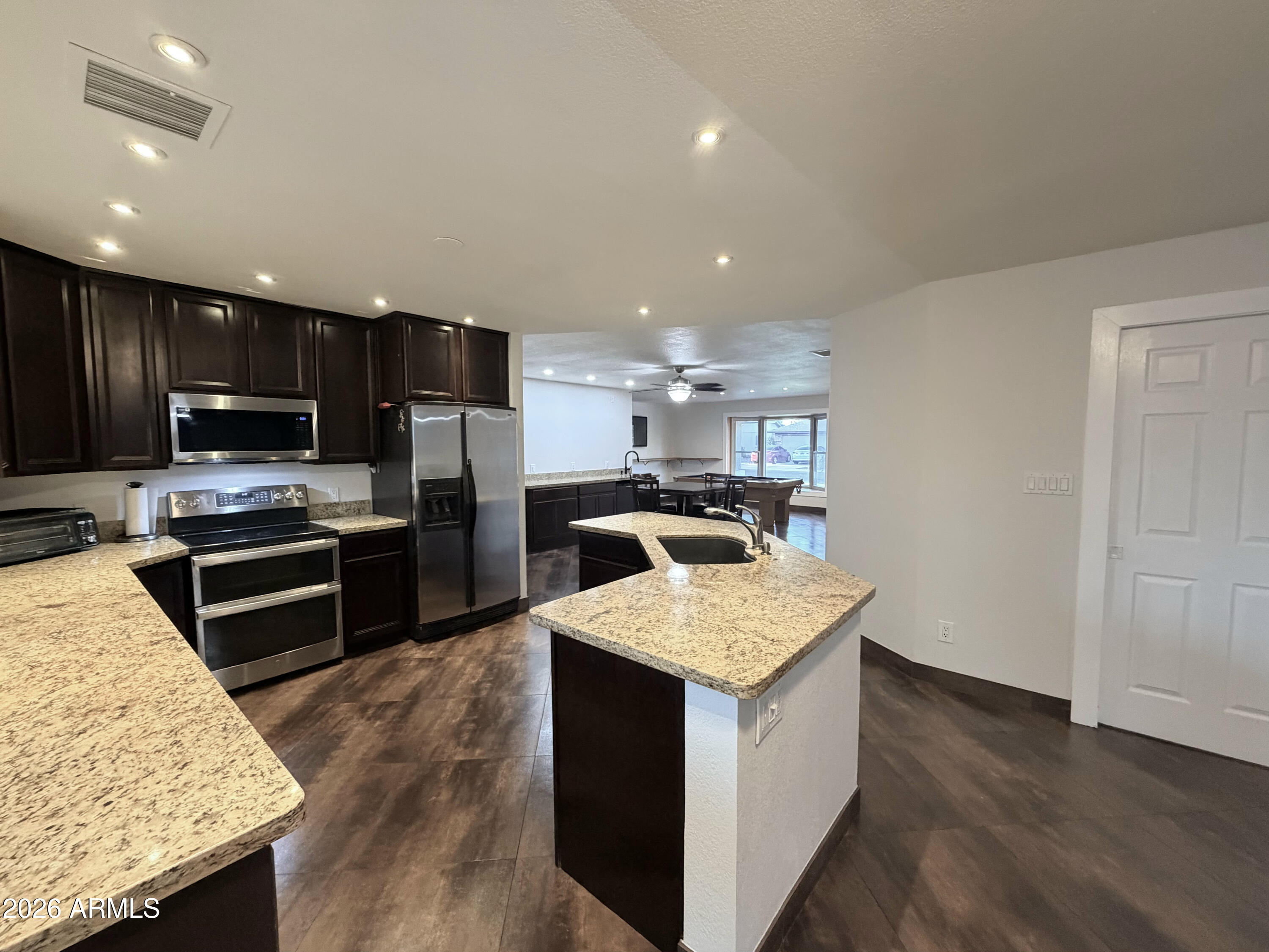 4628 W BLUEFIELD Avenue