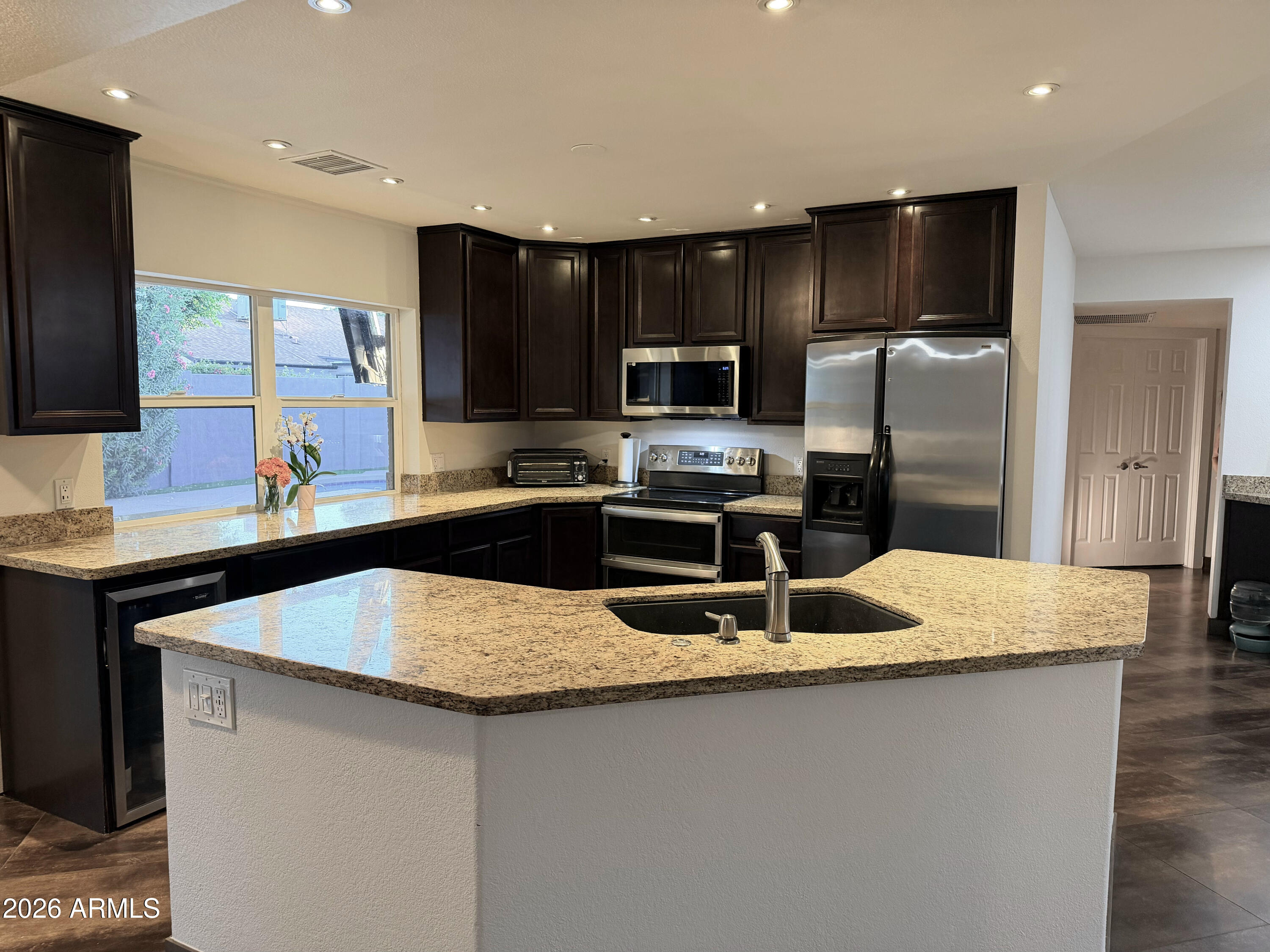 4628 W BLUEFIELD Avenue