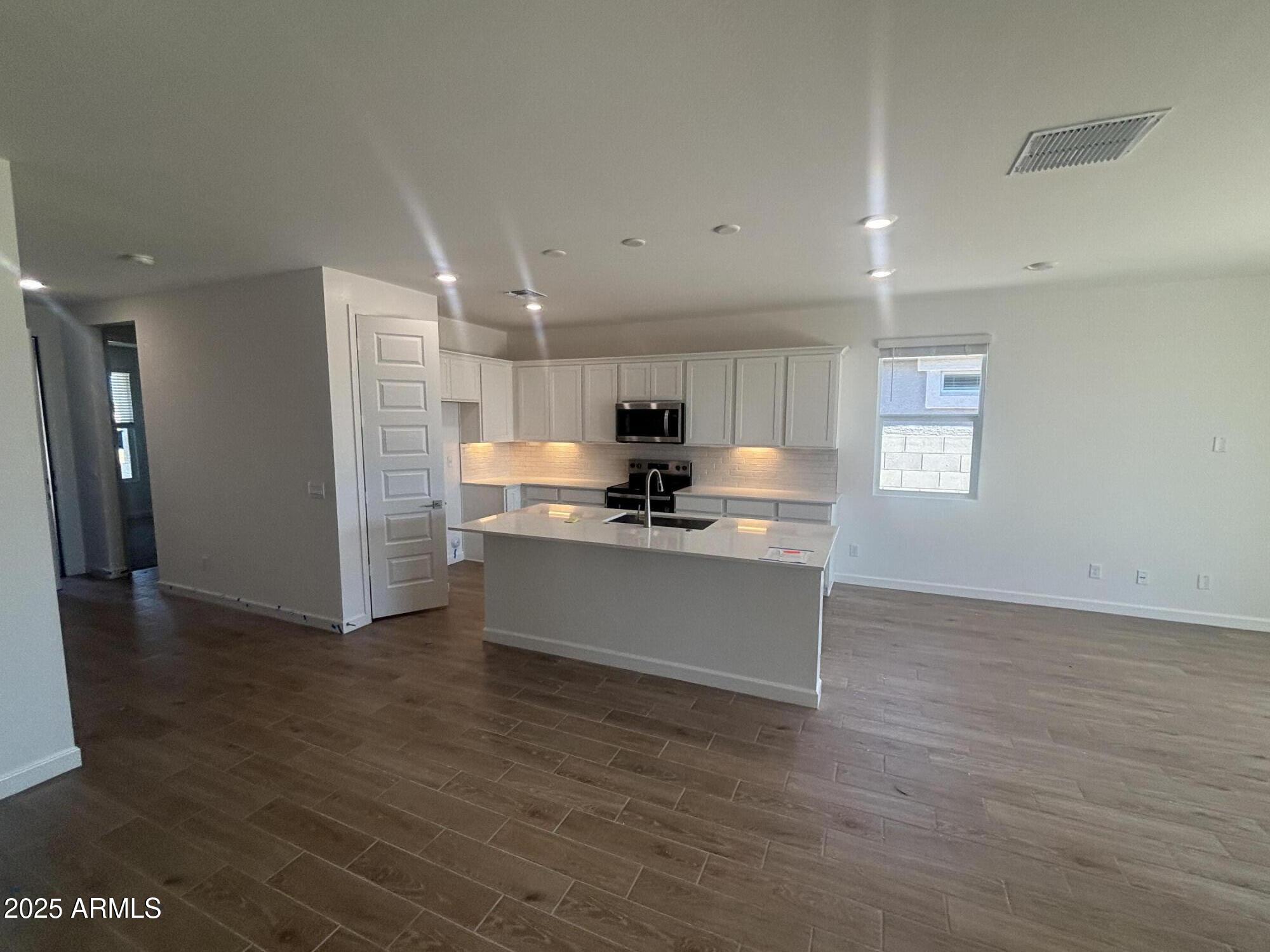 17807 W VOGEL Avenue