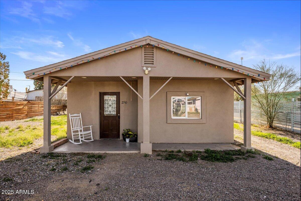 2743 E SAGUARO Drive