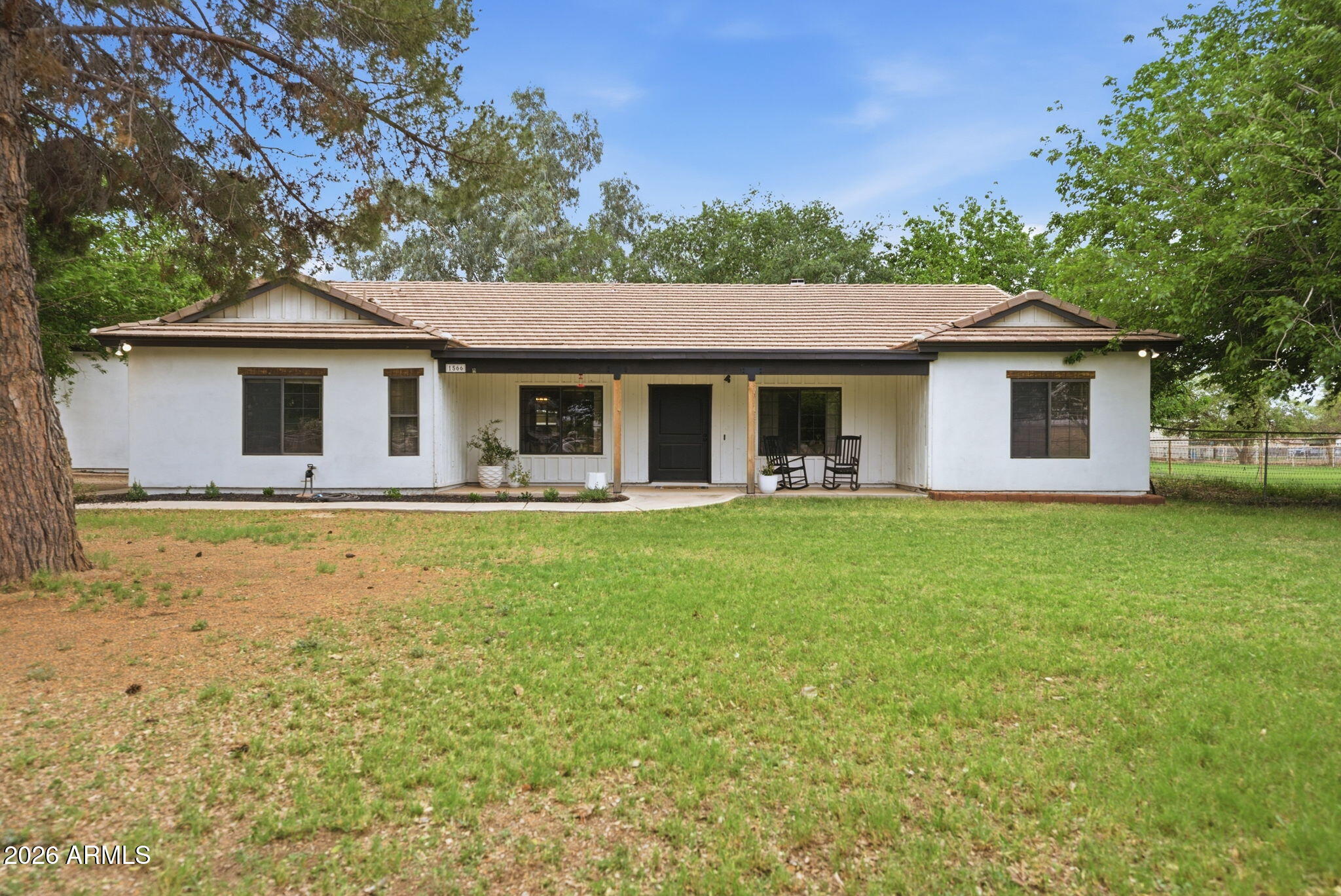 1566 E PAINT HORSE Place