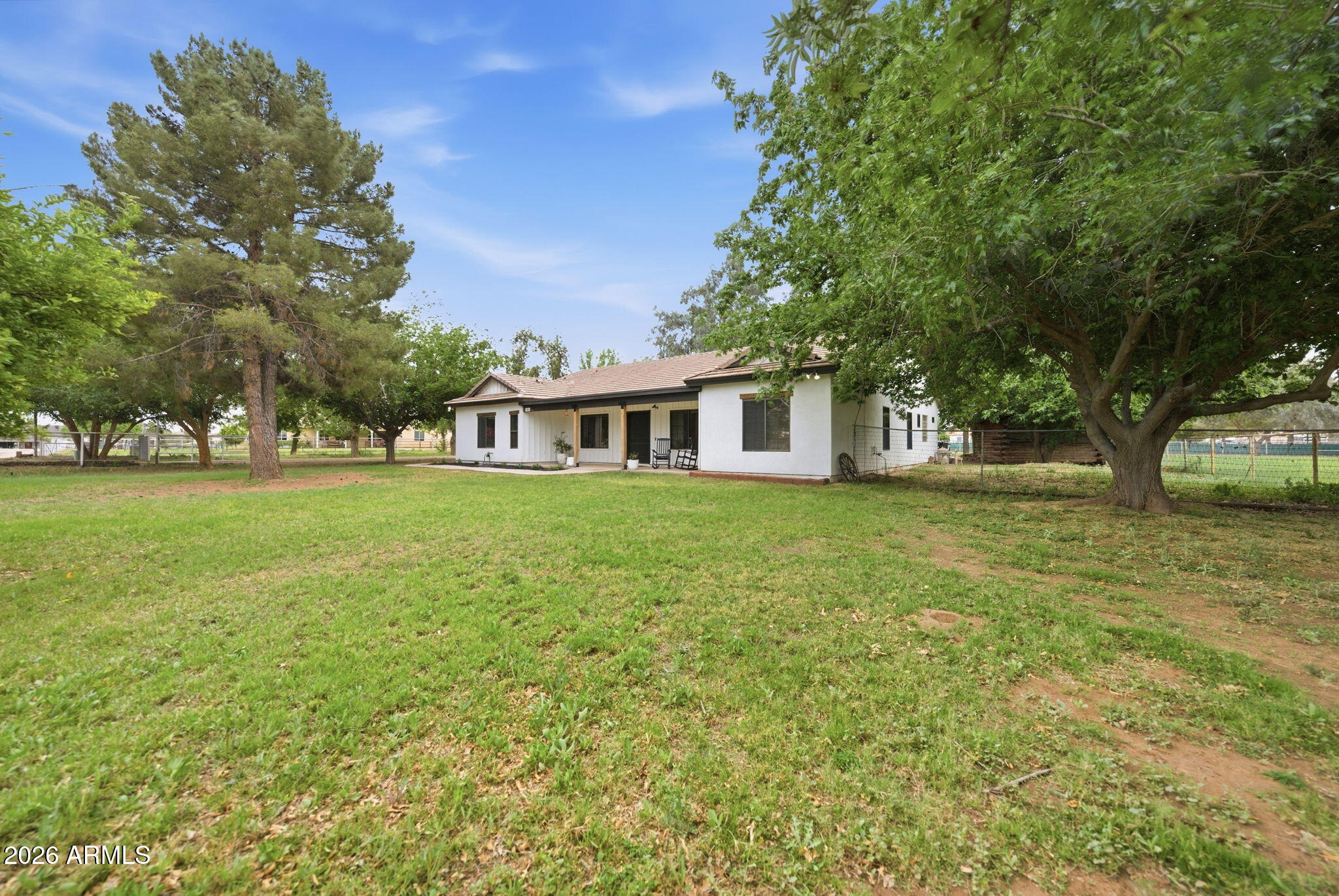 1566 E PAINT HORSE Place