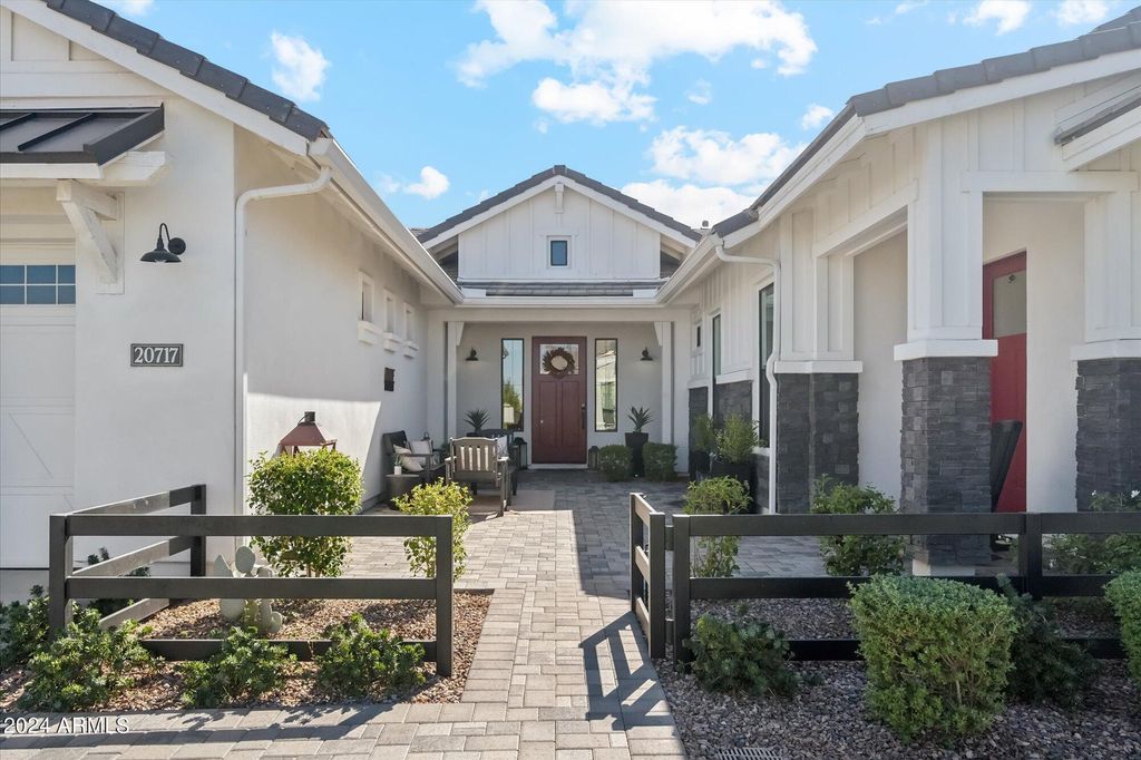 Photo of 20717 E Pummelos Road, Queen Creek, AZ 85142 (MLS # 6965641)