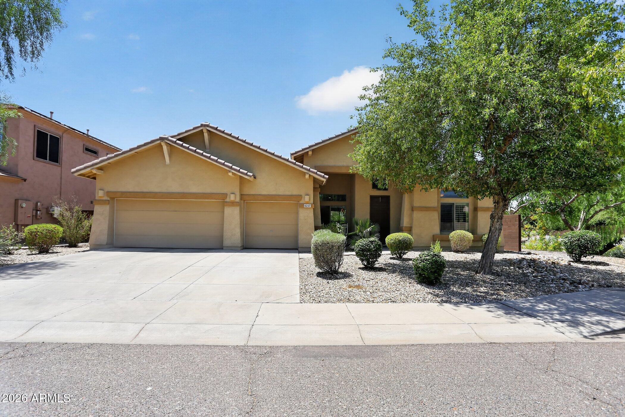 5217 W SPUR Drive