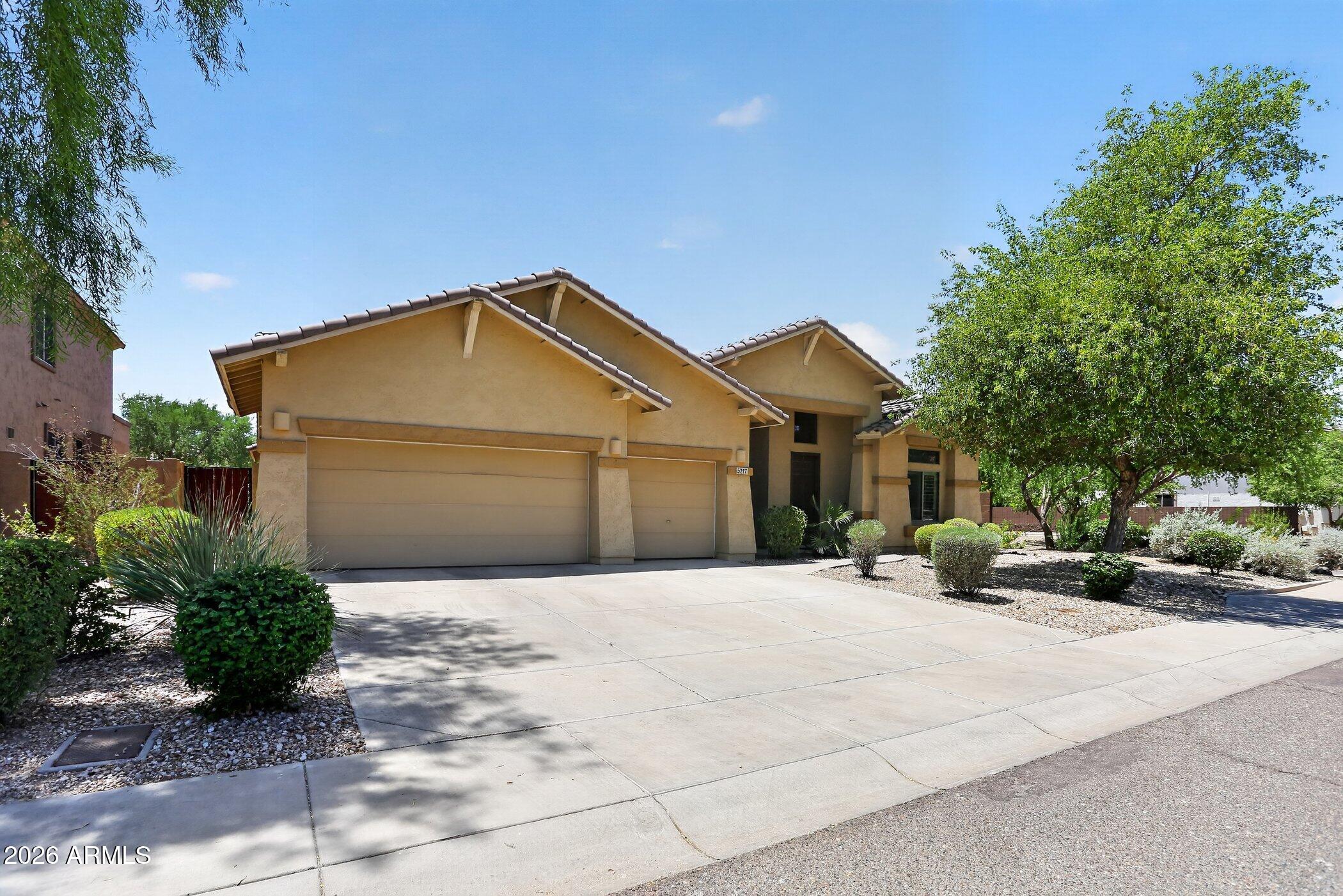 5217 W SPUR Drive