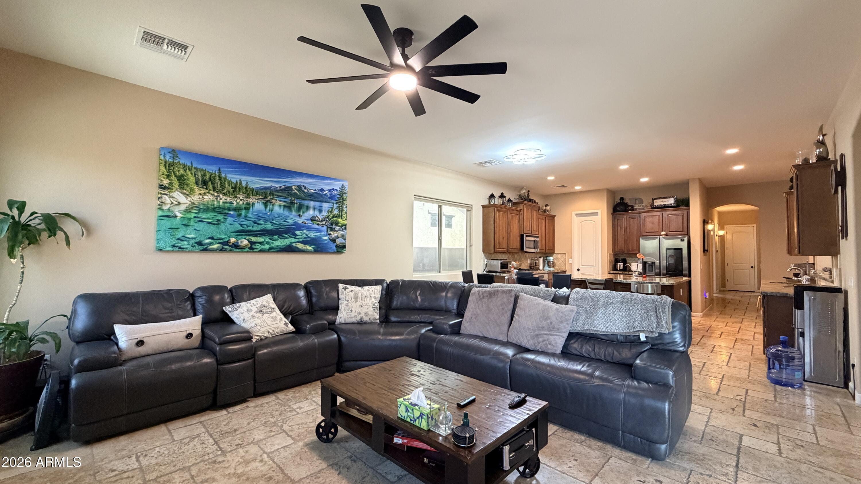 1518 E HAZEL Drive