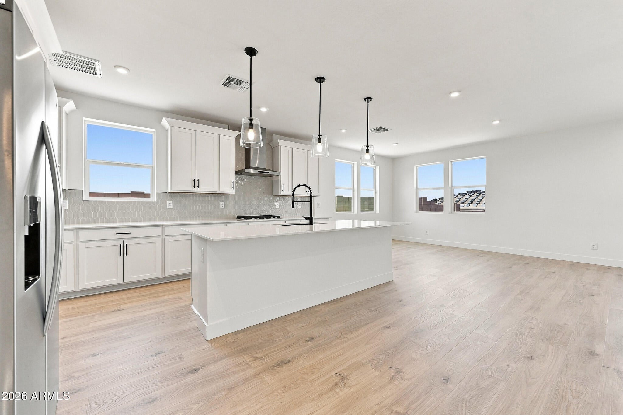 2122 W Desert View Drive