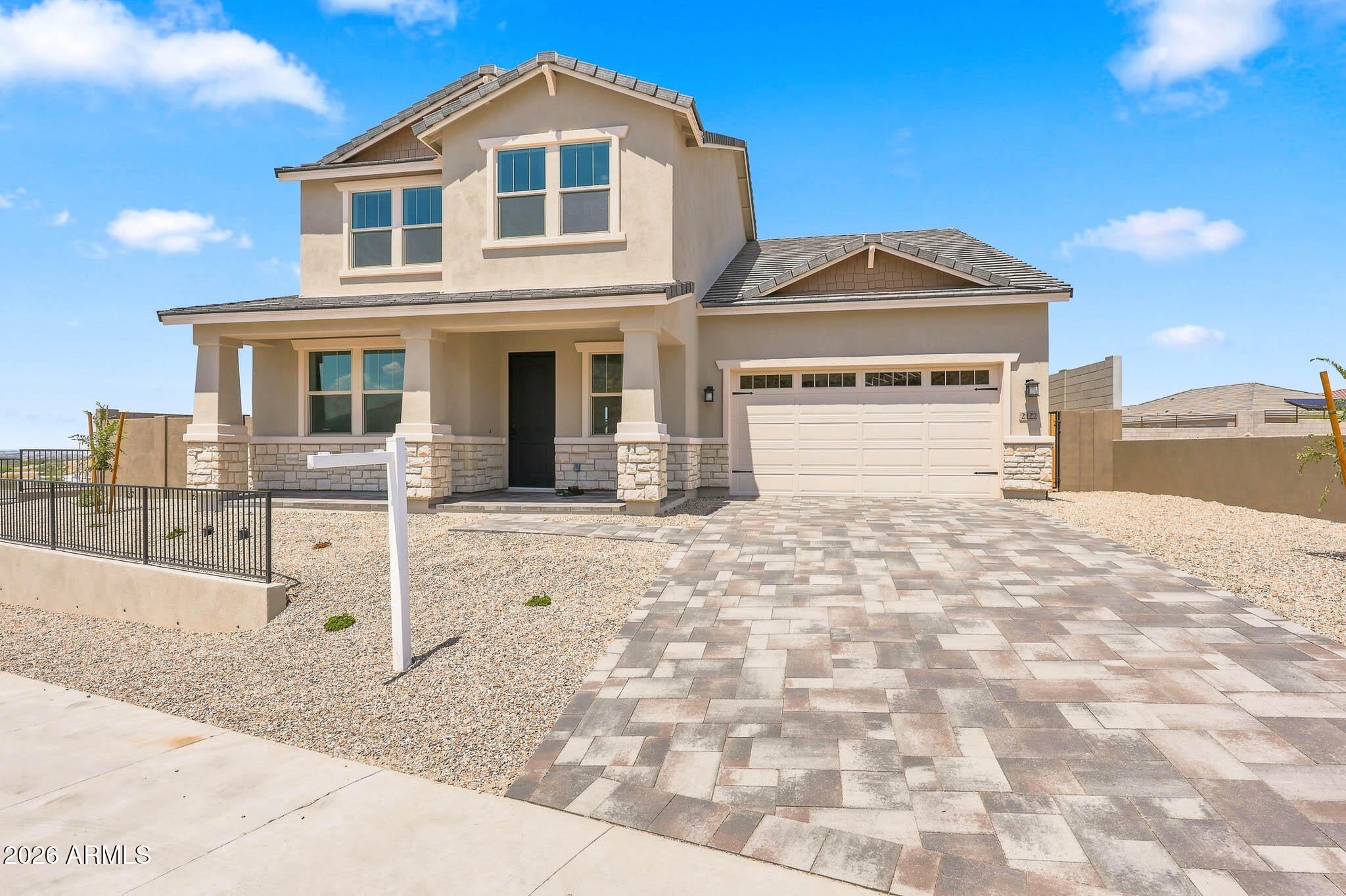 2122 W Desert View Drive