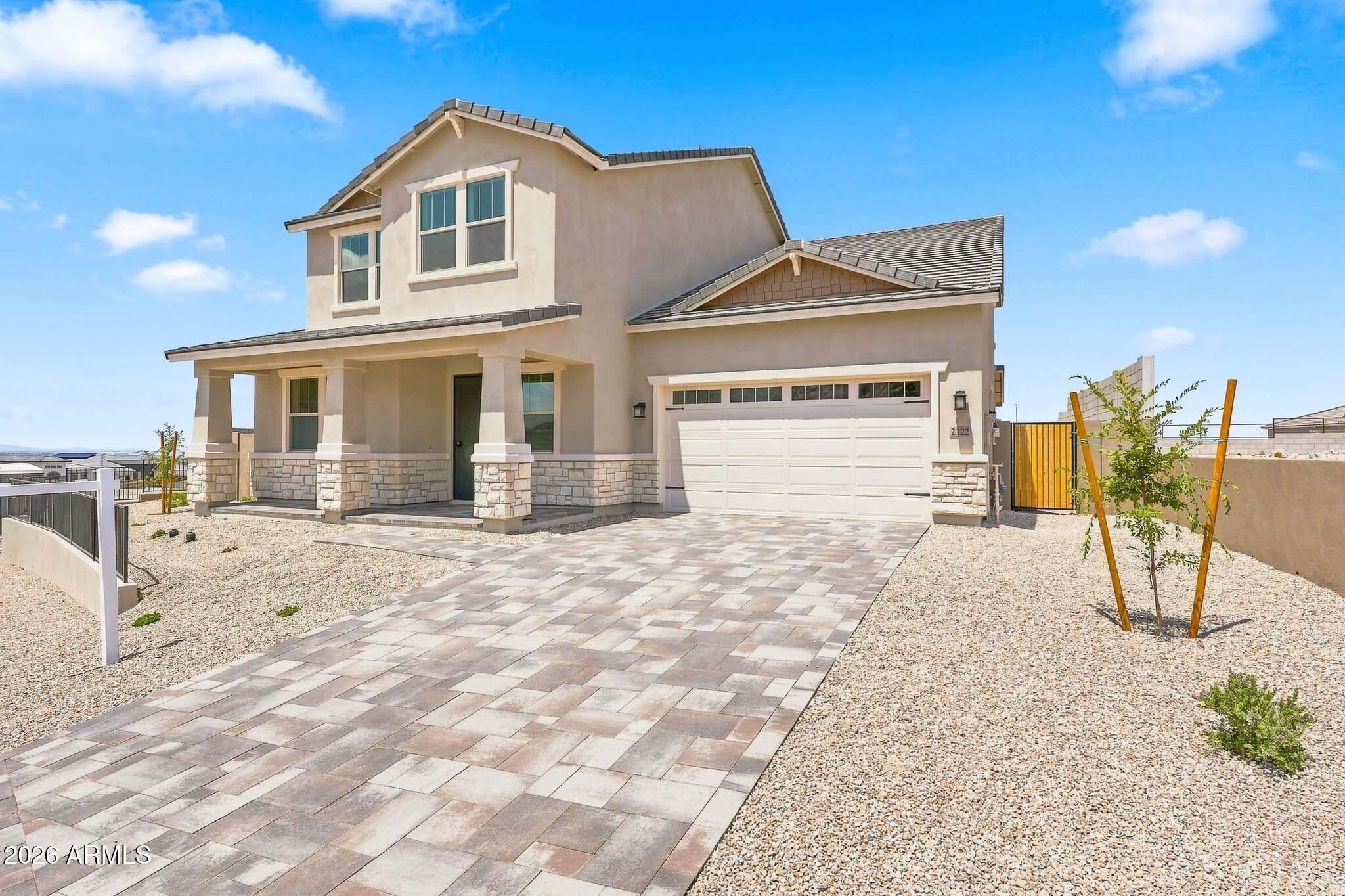 2122 W Desert View Drive