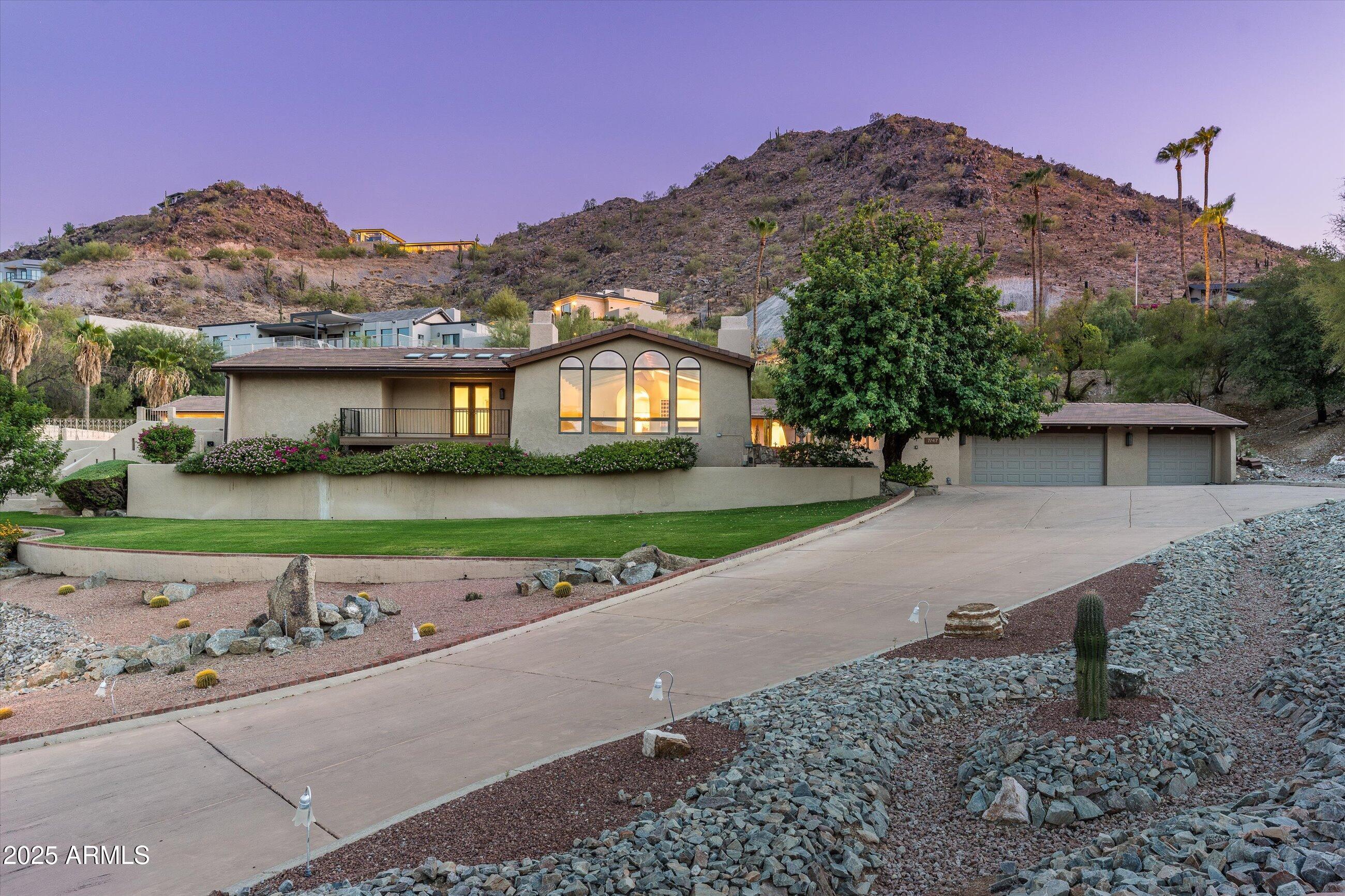 7147 N RED LEDGE Drive