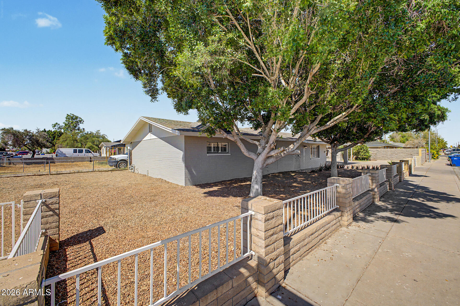 68 W 10TH Avenue