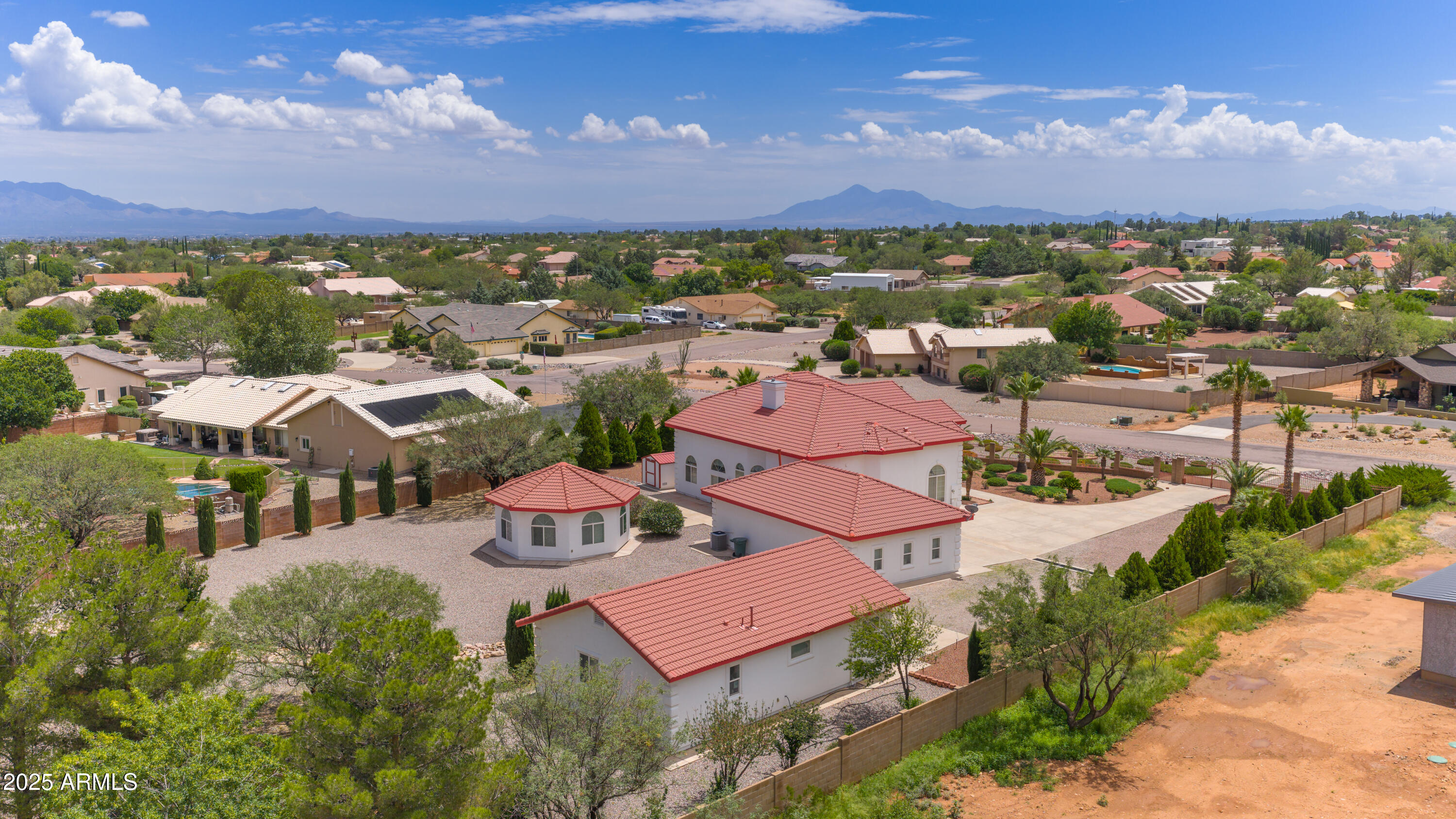 2661 E EAGLE ROCK Drive