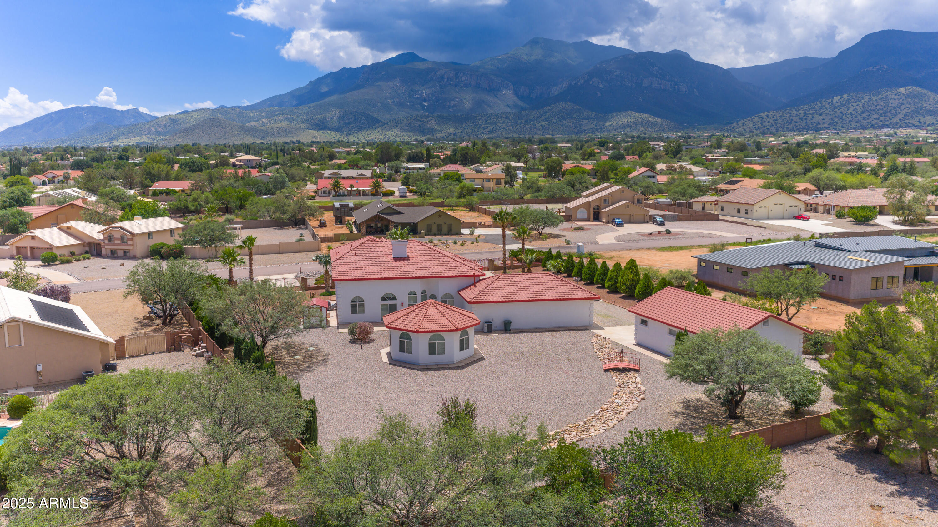 2661 E EAGLE ROCK Drive