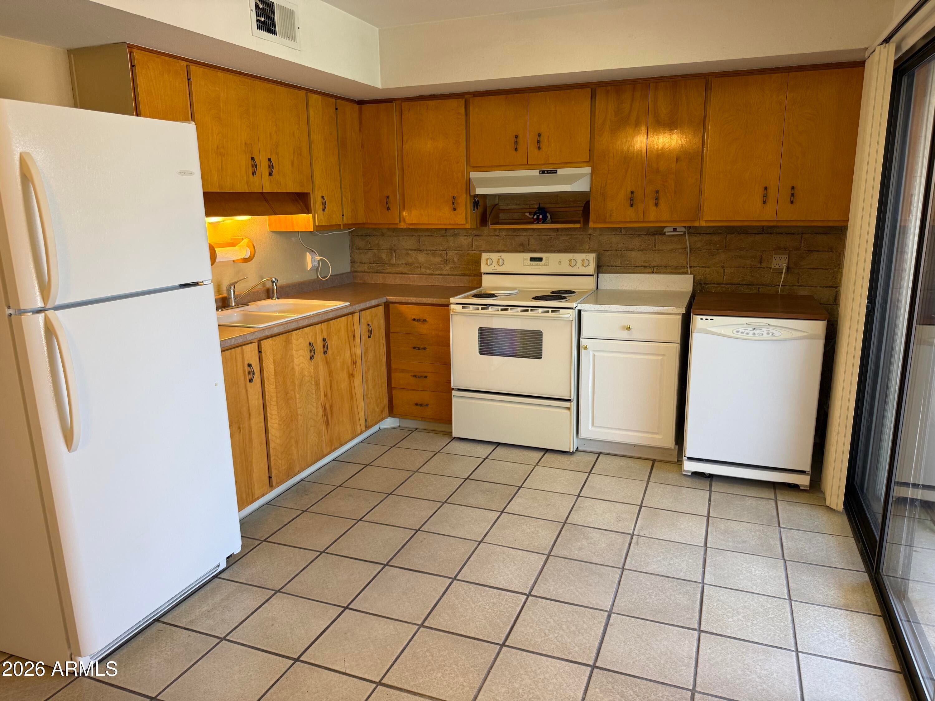 5413 N BLACK CANYON Highway