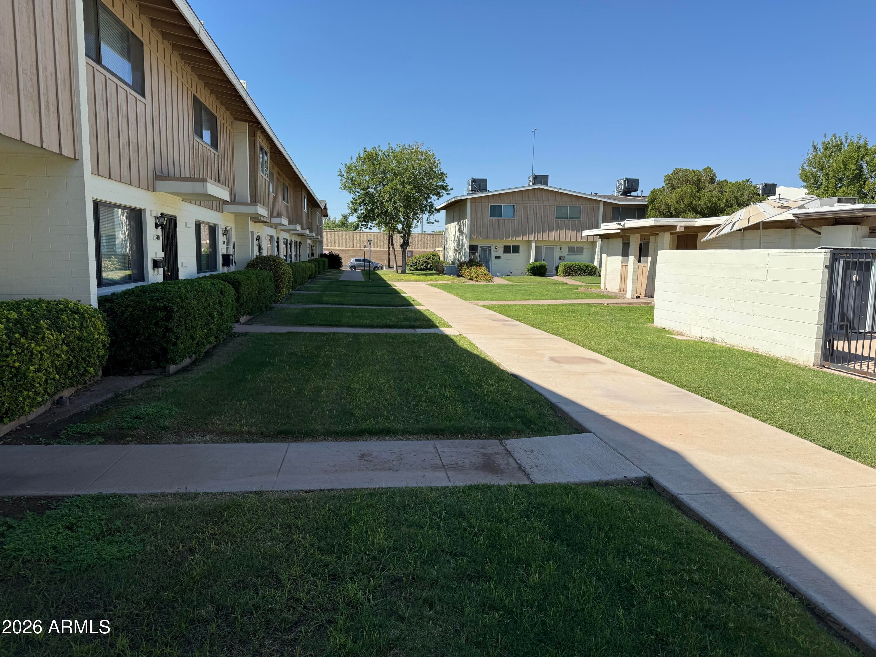 5413 N BLACK CANYON Highway