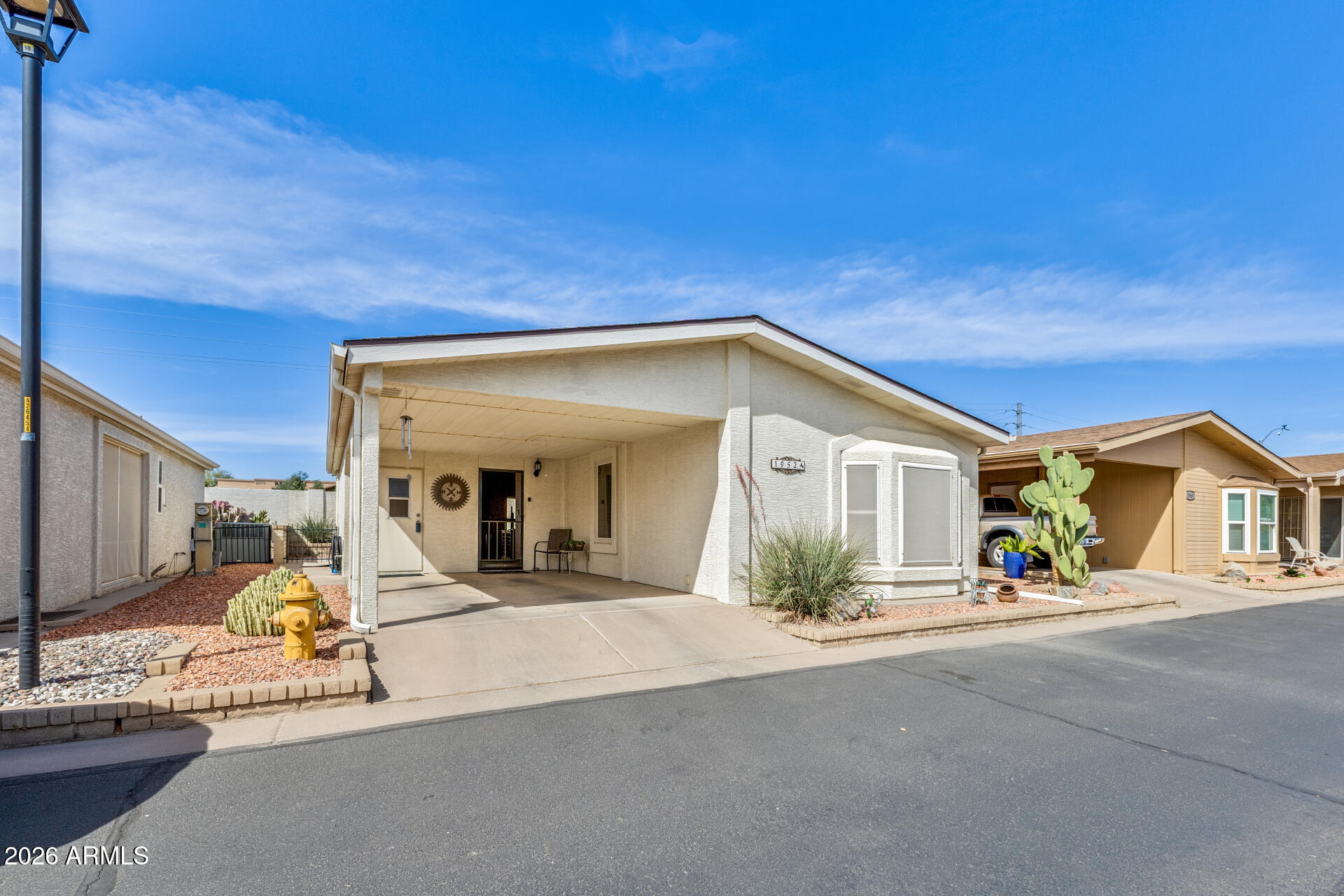 1952 E AUGUSTA Avenue