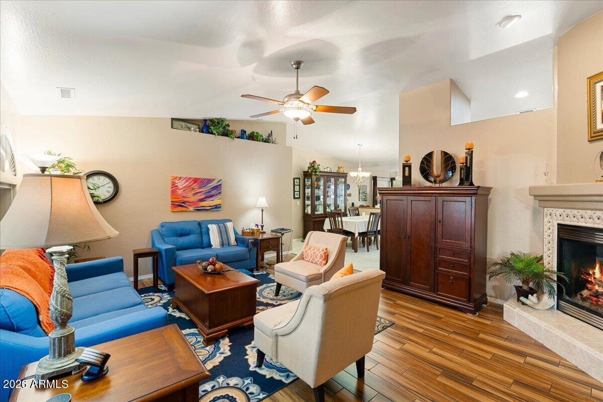 737 PEPPERMINT Way