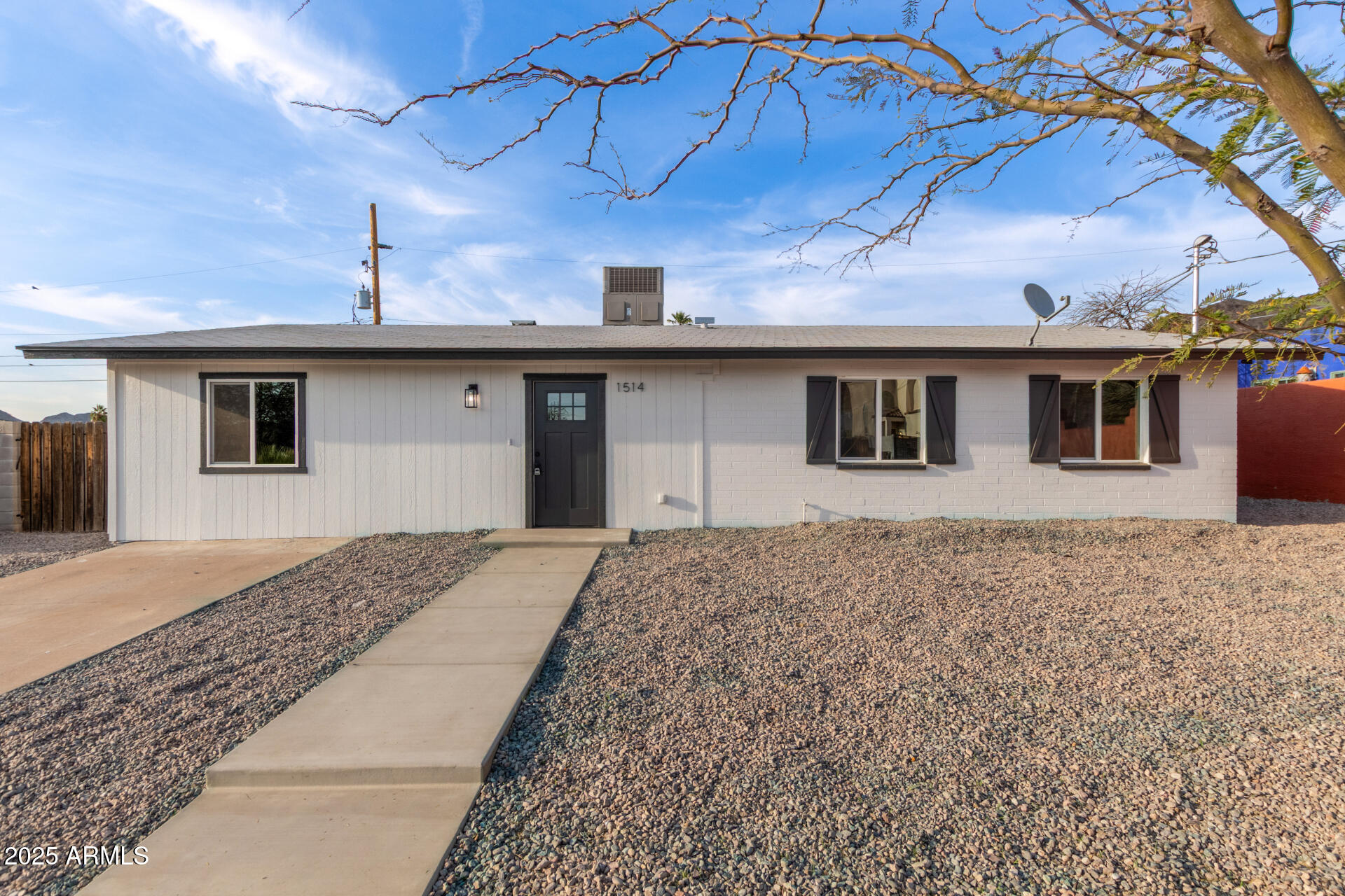 1514 E TURQUOISE Avenue