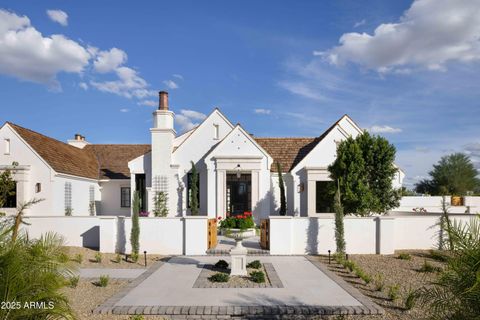 Photo of 6001 N 37th Place, Paradise Valley, AZ 85253 (MLS # 6951441)