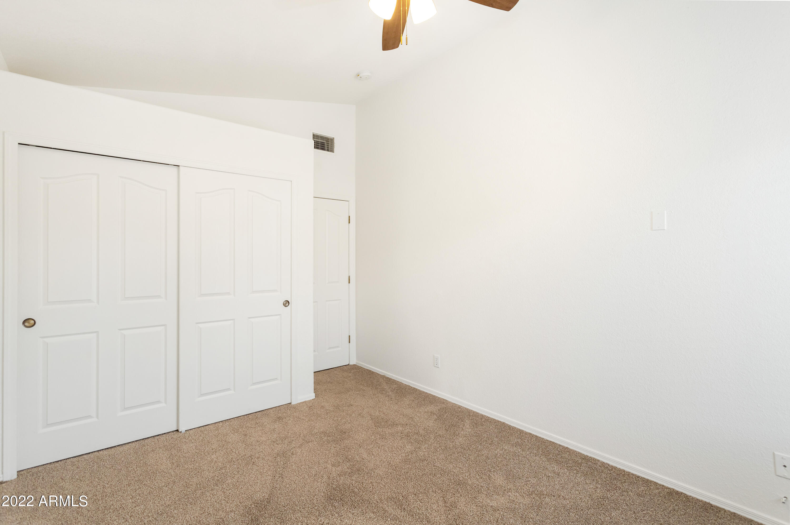 MISSION HILLS ESTATES TR UNIT 115 - Residential