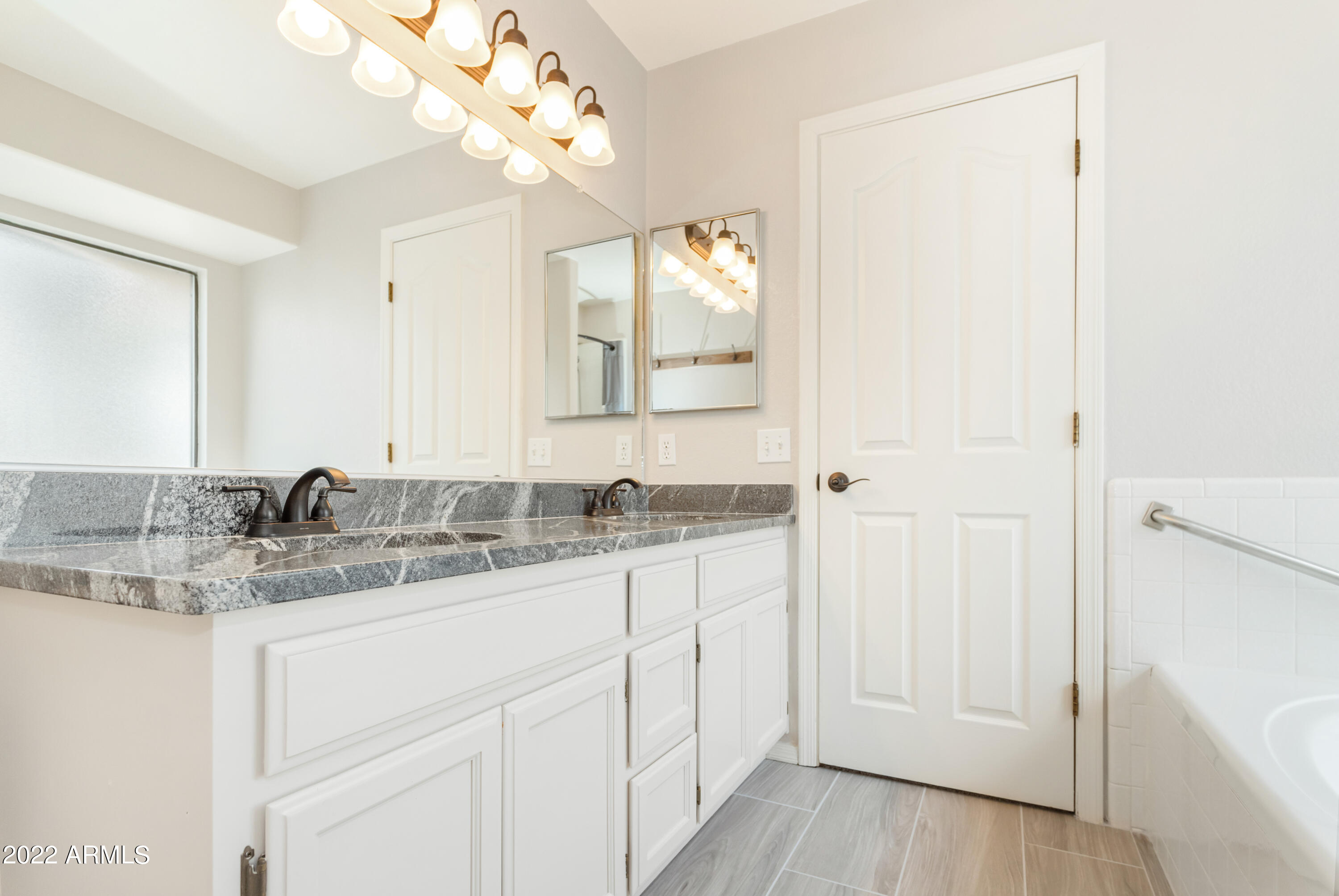 MISSION HILLS ESTATES TR UNIT 115 - Residential