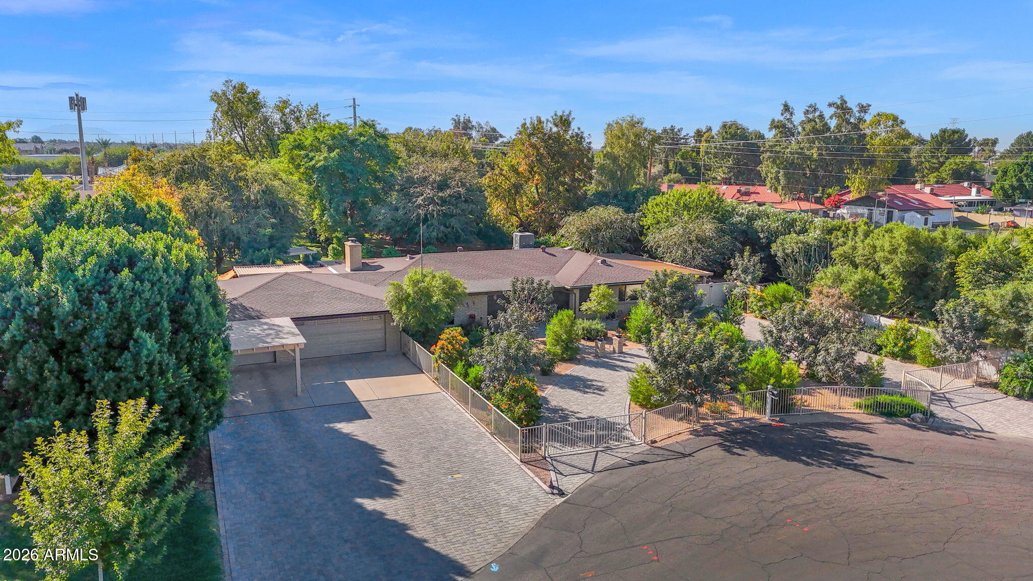 4221 E EMELITA Avenue